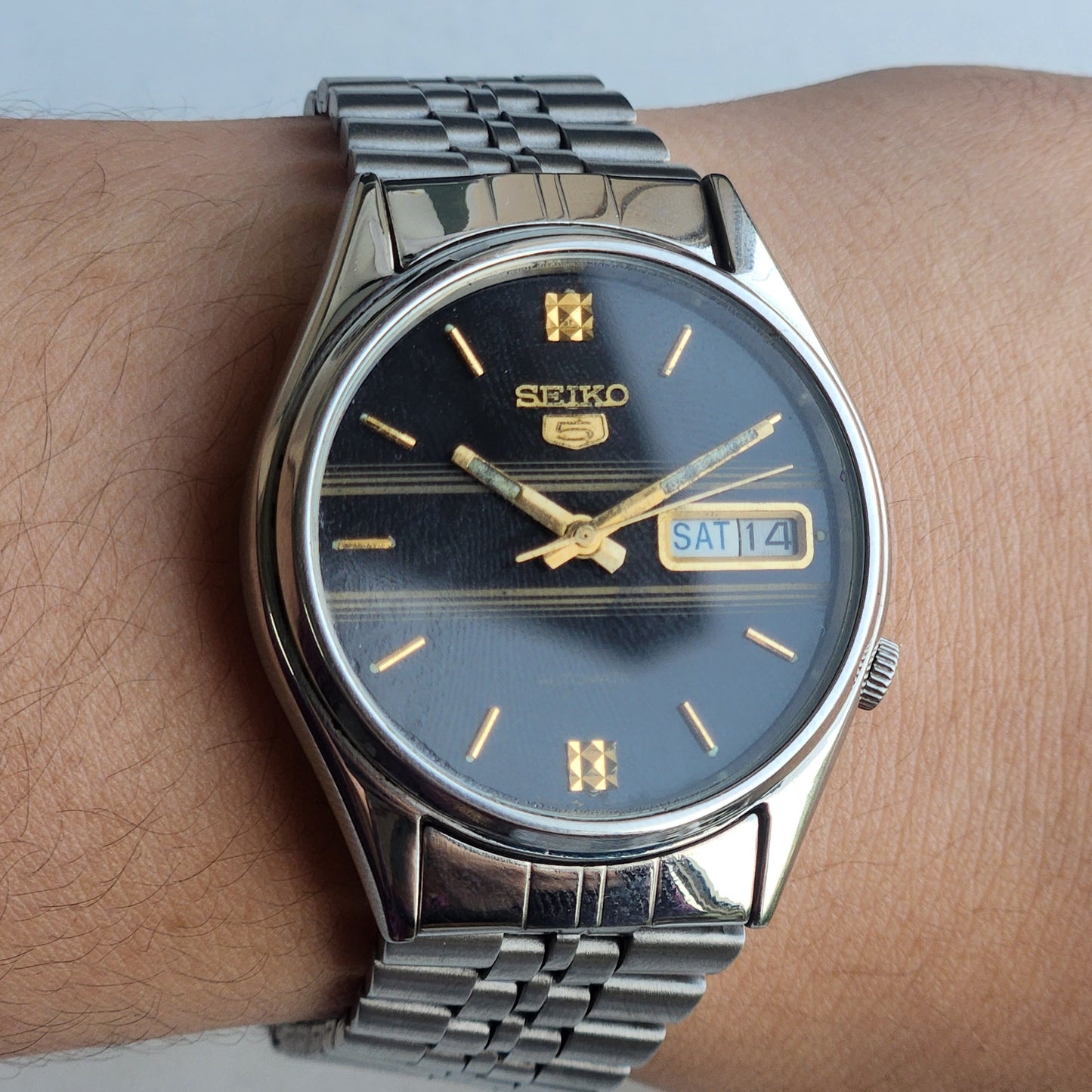 Vintage 1985 Original Seiko 5 Automatic 7009-3061 Black Face 21 Jewels Day-Date Japanese Men's Wrist Watch ET110