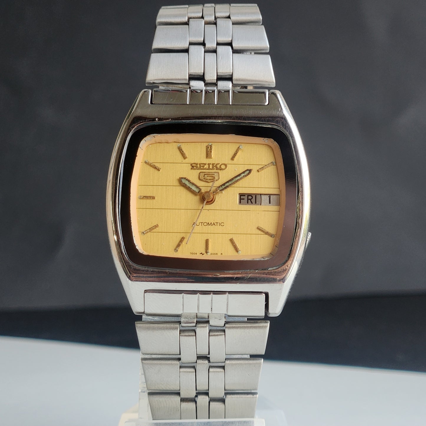 Vintage 1981 Original Seiko 5 Automatic 7009-2031 Golden Face 17 Jewels Day-Date Japanese Men's Wrist Watch ET111