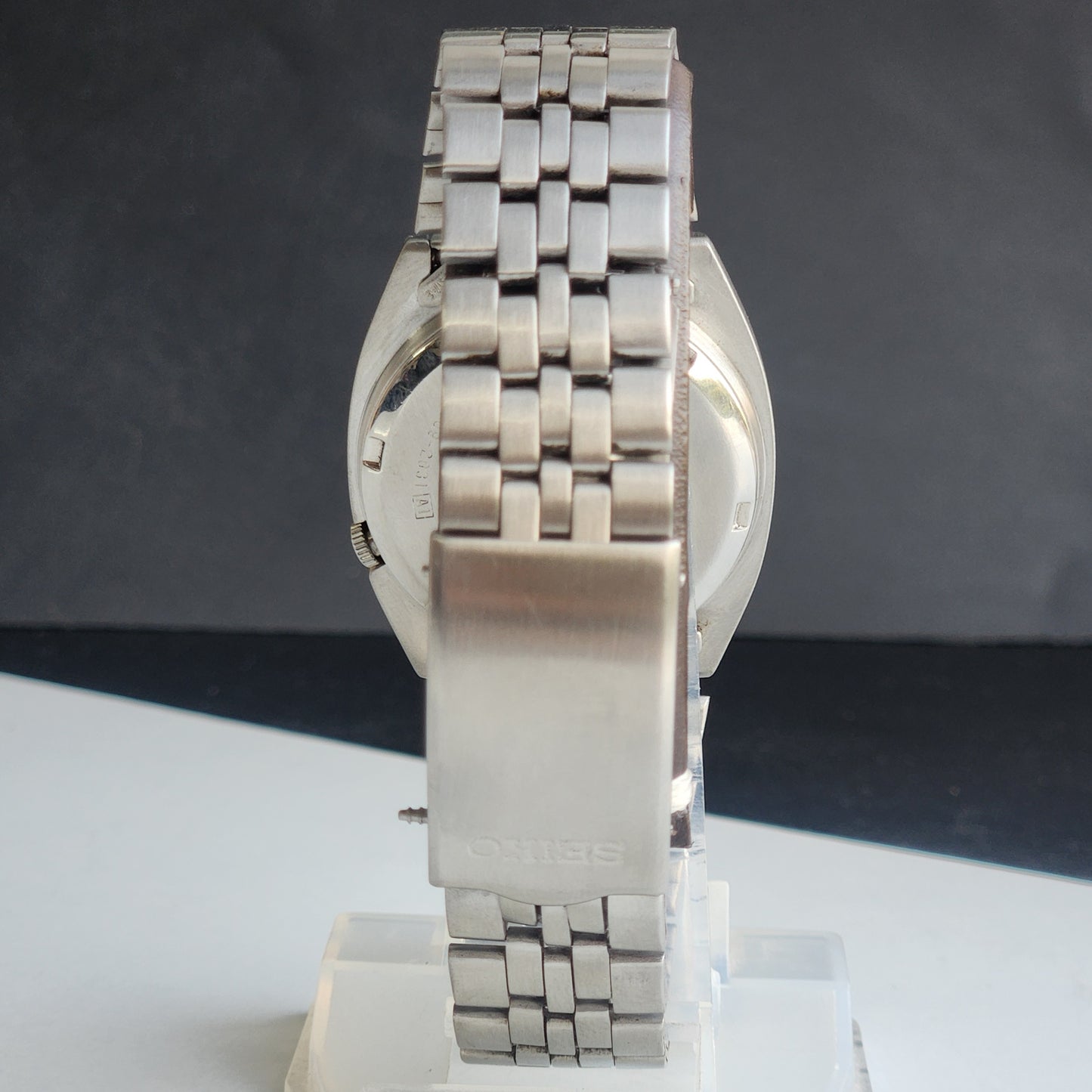Vintage 1981 Original Seiko 5 Automatic 7009-2031 Golden Face 17 Jewels Day-Date Japanese Men's Wrist Watch ET111