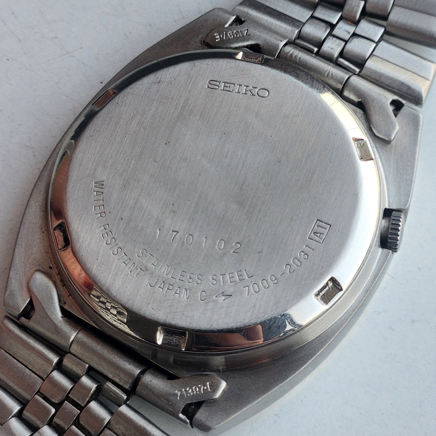 Vintage 1981 Original Seiko 5 Automatic 7009-2031 Golden Face 17 Jewels Day-Date Japanese Men's Wrist Watch ET111