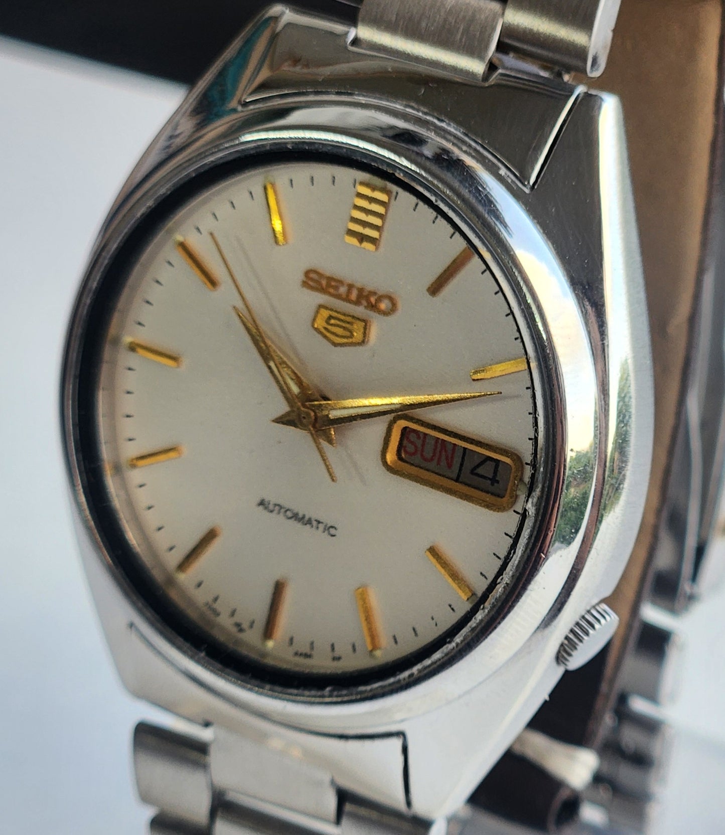 Vintage 1985 Original Seiko 5 Automatic 7009-3040 White Face 17 Jewels Day-Date Japanese Men's Wrist Watch ET114