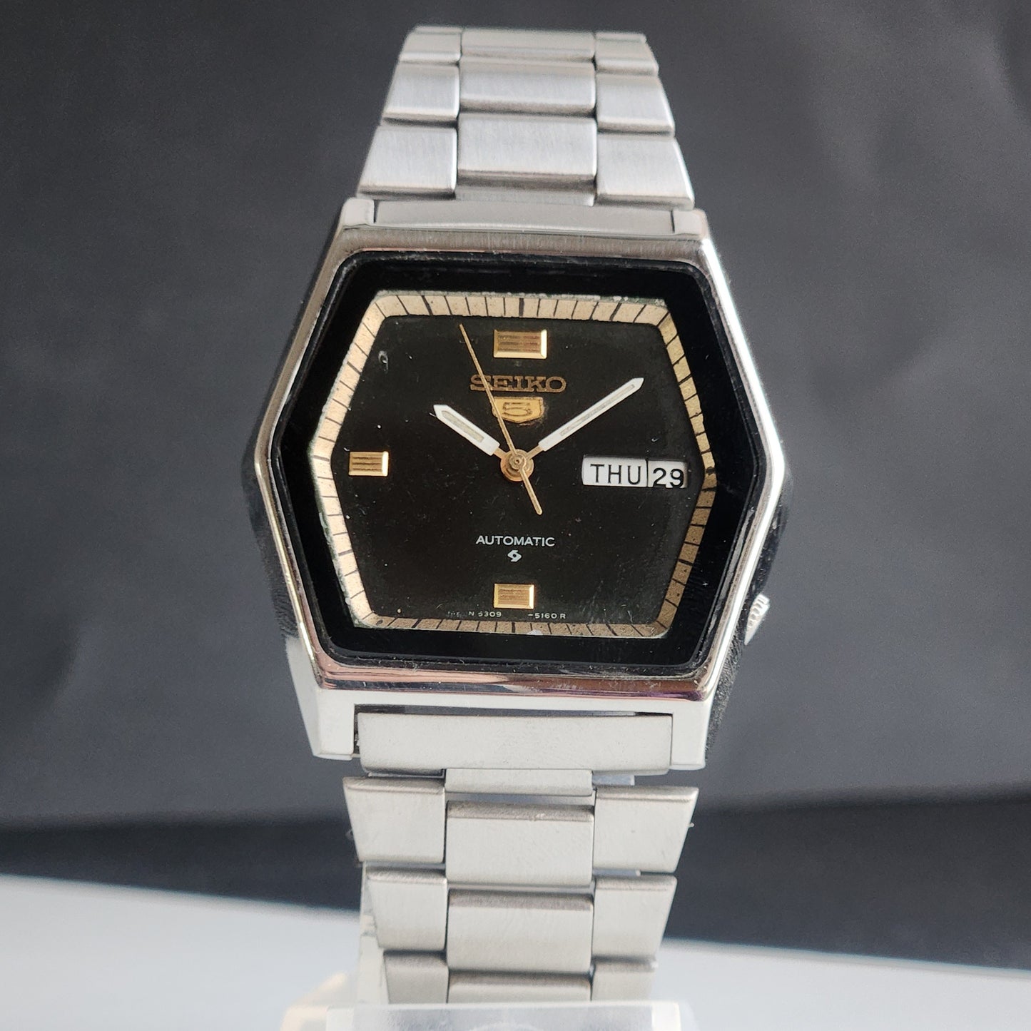 Vintage 1984 Original Seiko 5 Automatic 6349-5470 Black Face 23 Jewels Day-Date Japanese Men's Wrist Watch ET116