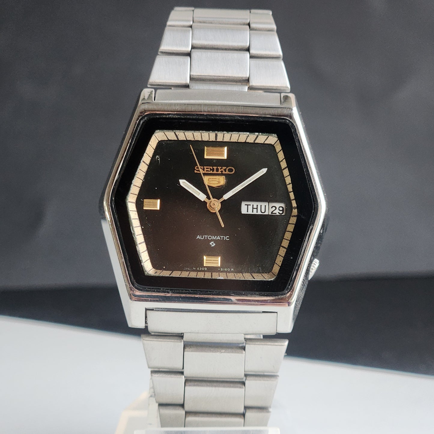 Vintage 1984 Original Seiko 5 Automatic 6349-5470 Black Face 23 Jewels Day-Date Japanese Men's Wrist Watch ET116