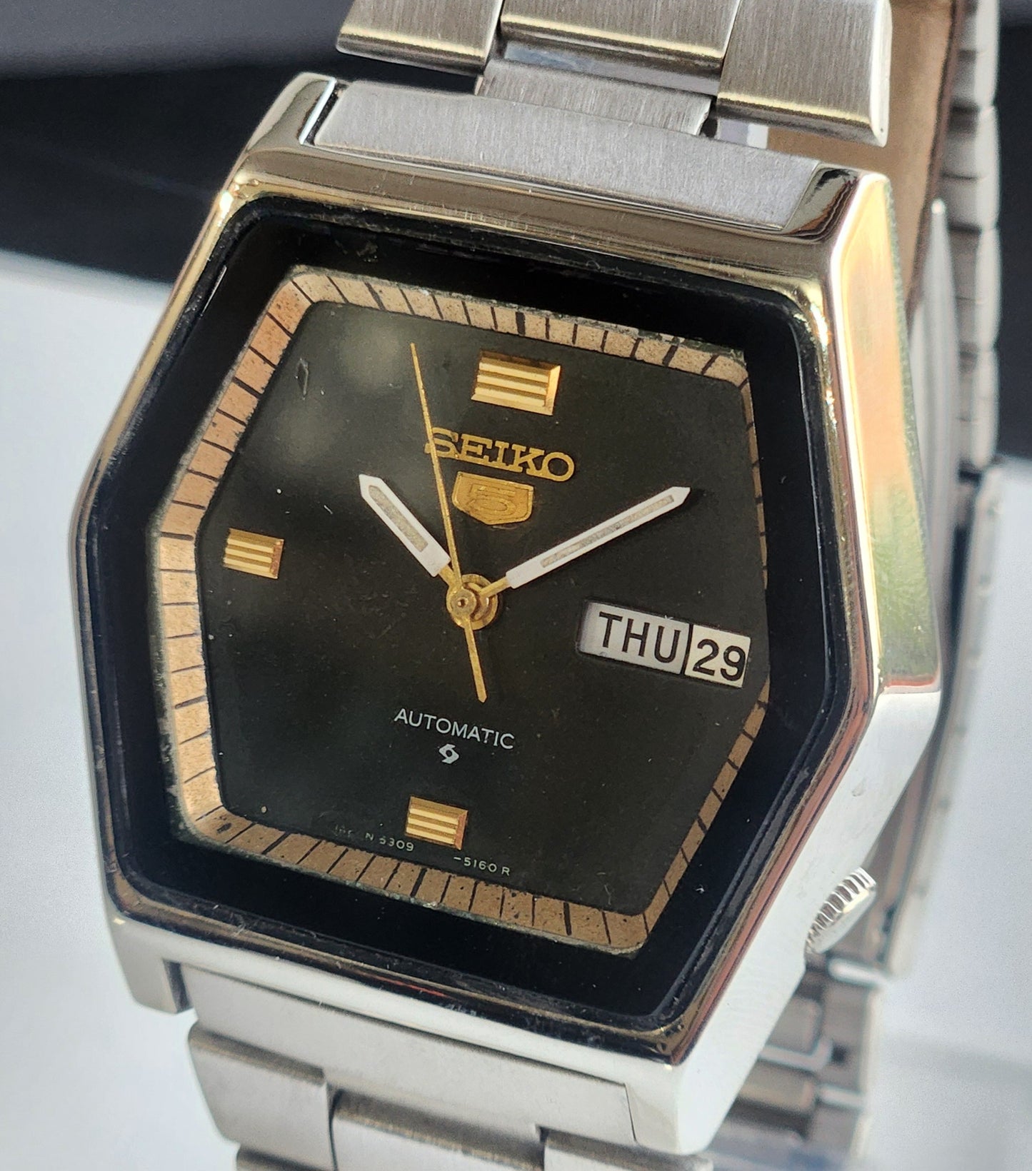 Vintage 1984 Original Seiko 5 Automatic 6349-5470 Black Face 23 Jewels Day-Date Japanese Men's Wrist Watch ET116