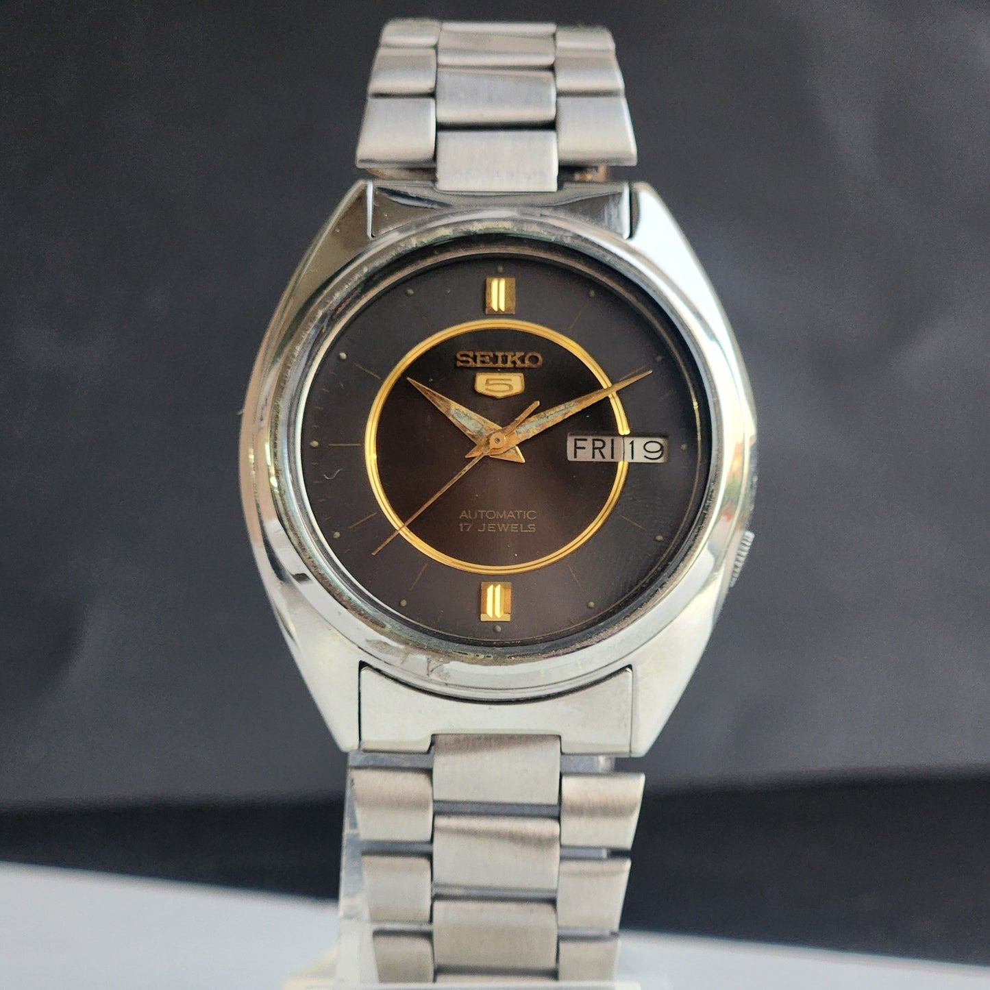 Vintage 1980 Original Seiko 5 Automatic 7009-3040 Grey Face 17 Jewels Day-Date Japanese Men's Wrist Watch ET117