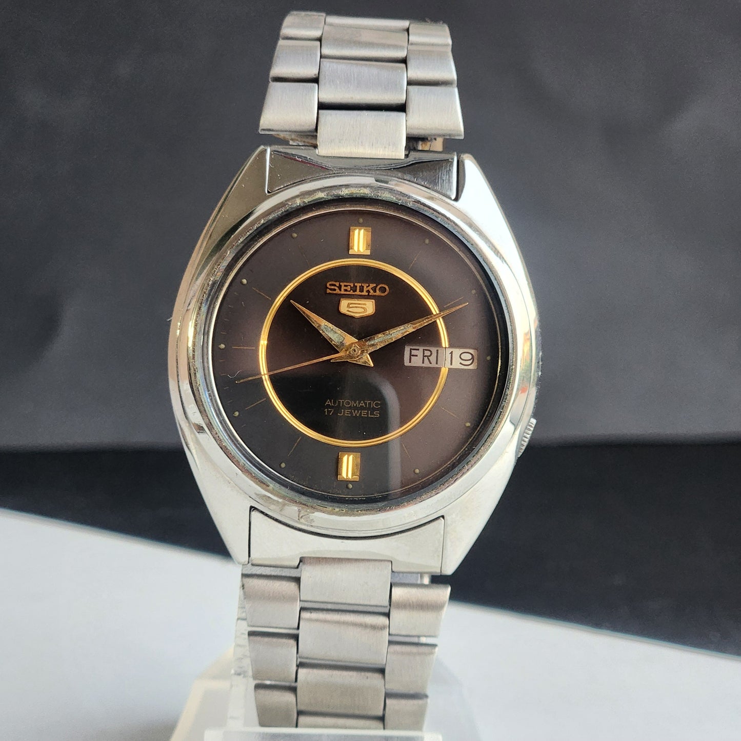Vintage 1980 Original Seiko 5 Automatic 7009-3040 Grey Face 17 Jewels Day-Date Japanese Men's Wrist Watch ET117