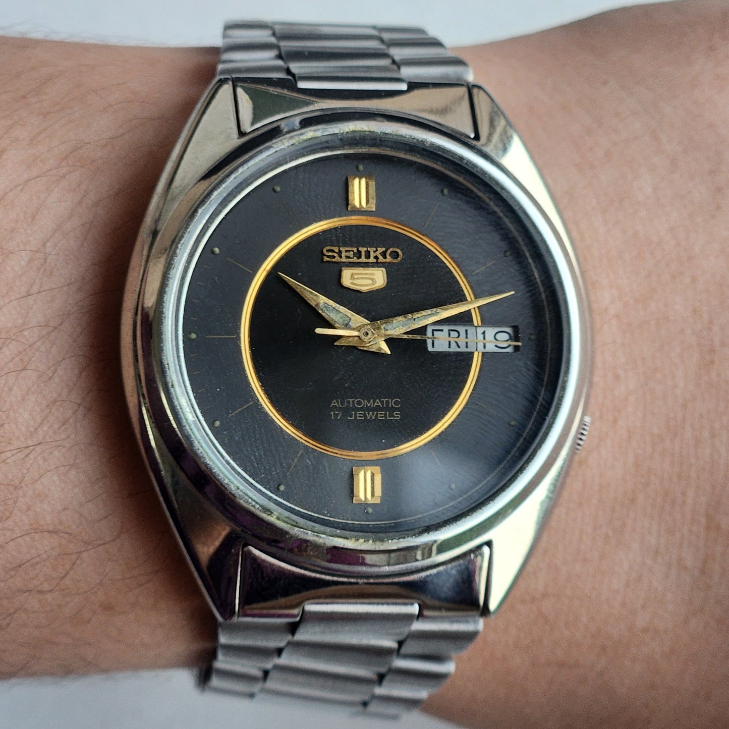 Vintage 1980 Original Seiko 5 Automatic 7009-3040 Grey Face 17 Jewels Day-Date Japanese Men's Wrist Watch ET117