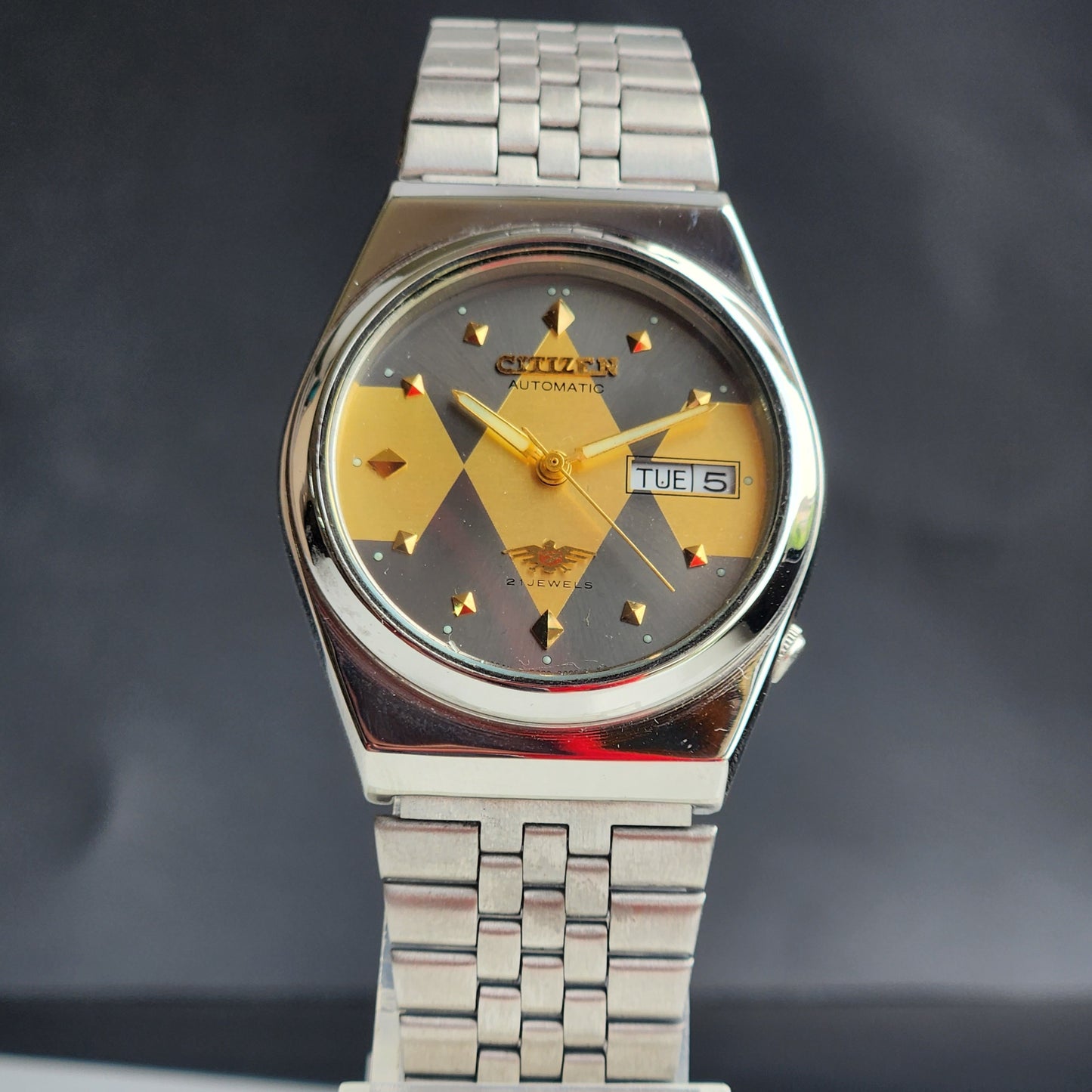 Vintage 1983 Original Citizen Automatic 8200 Golden/Grey Face 21 Jewels Day-Date Japanese Men's Wrist Watch EG149