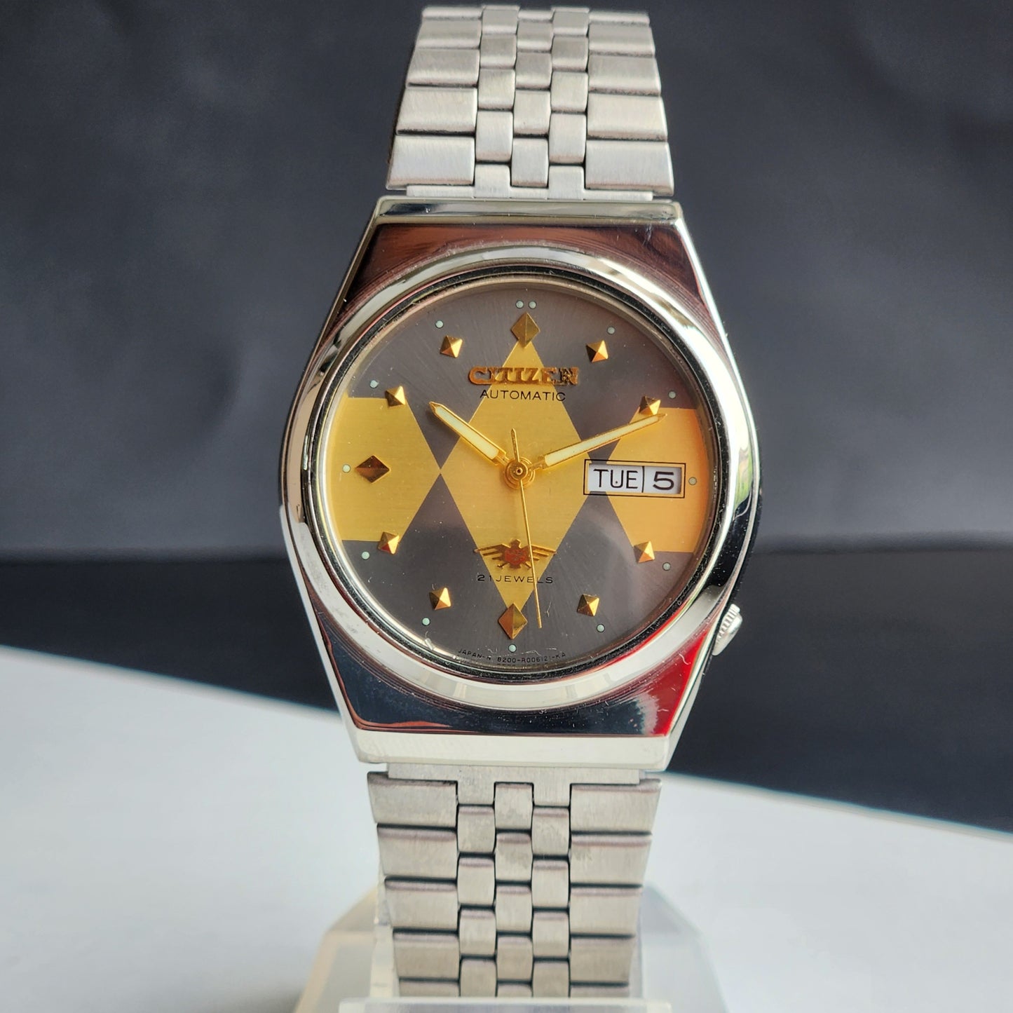 Vintage 1983 Original Citizen Automatic 8200 Golden/Grey Face 21 Jewels Day-Date Japanese Men's Wrist Watch EG149