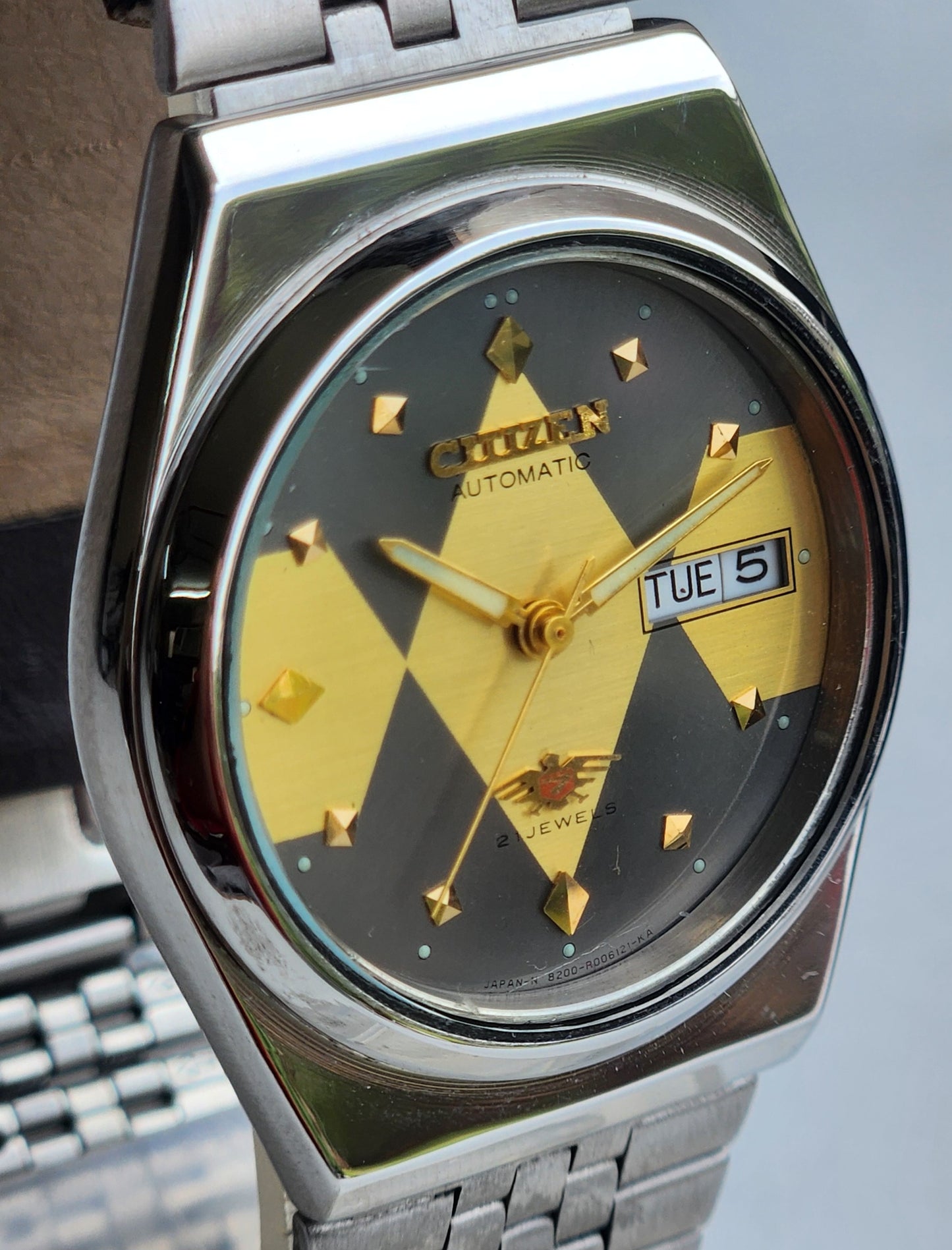 Vintage 1983 Original Citizen Automatic 8200 Golden/Grey Face 21 Jewels Day-Date Japanese Men's Wrist Watch EG149