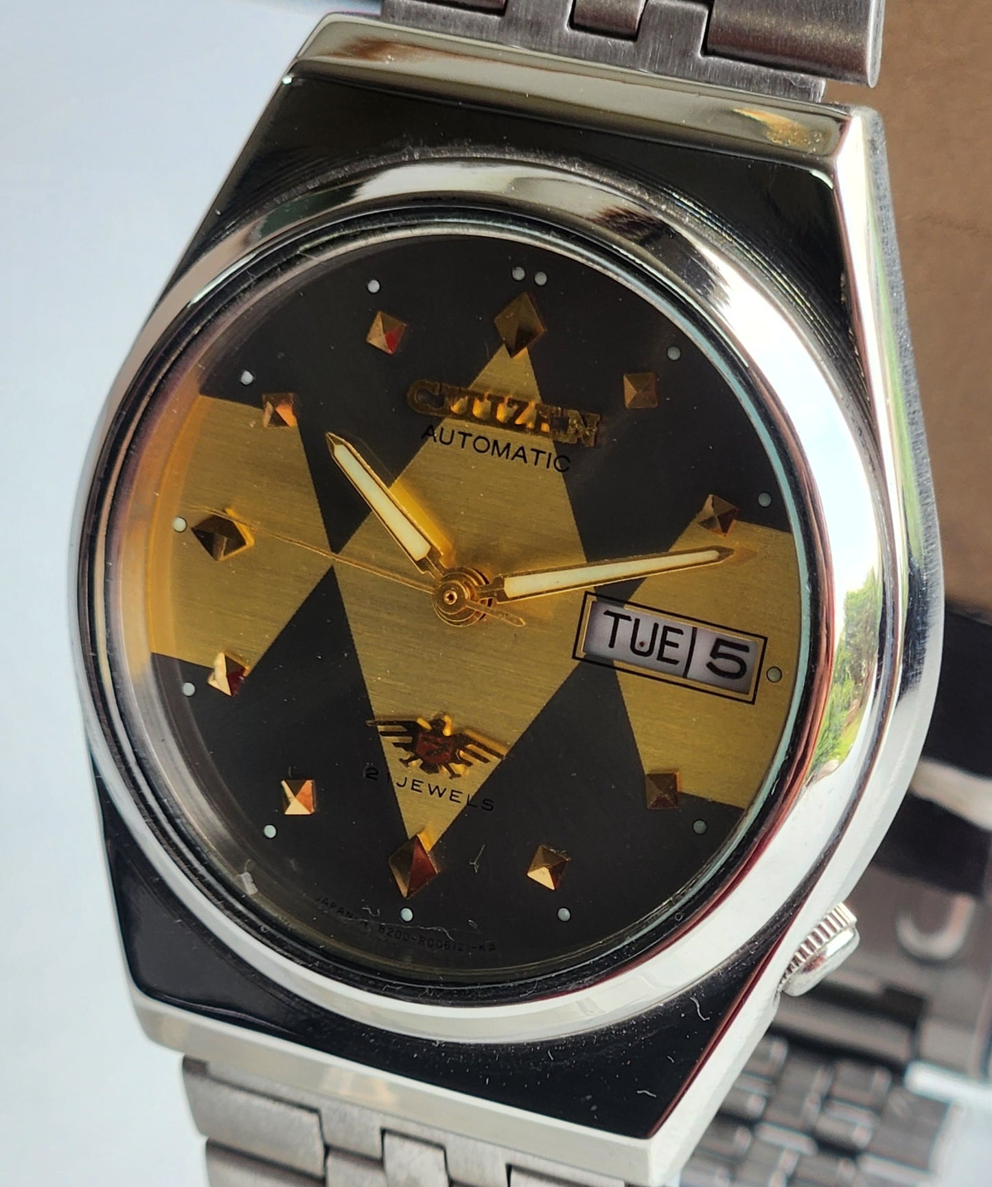 Vintage 1983 Original Citizen Automatic 8200 Golden/Grey Face 21 Jewels Day-Date Japanese Men's Wrist Watch EG149