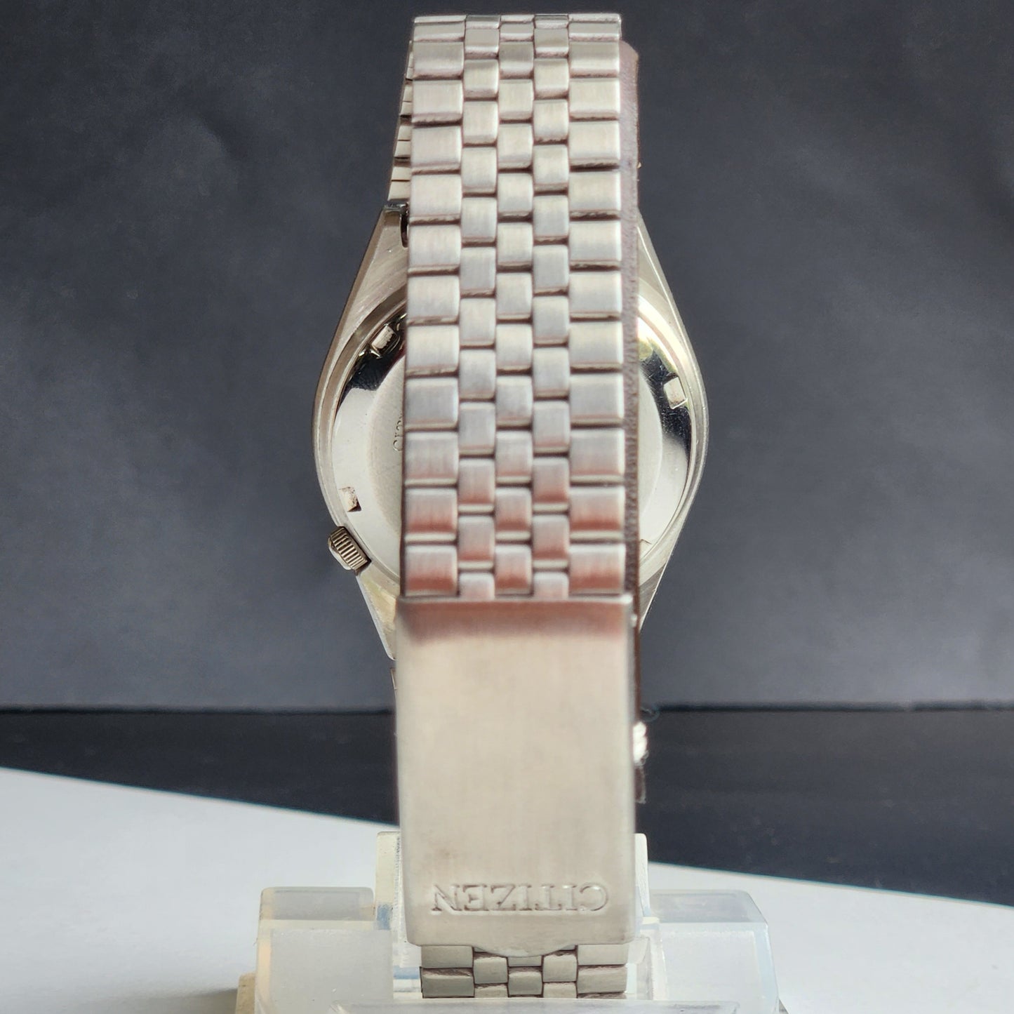 Vintage 1983 Original Citizen Automatic 8200 Golden/Grey Face 21 Jewels Day-Date Japanese Men's Wrist Watch EG149