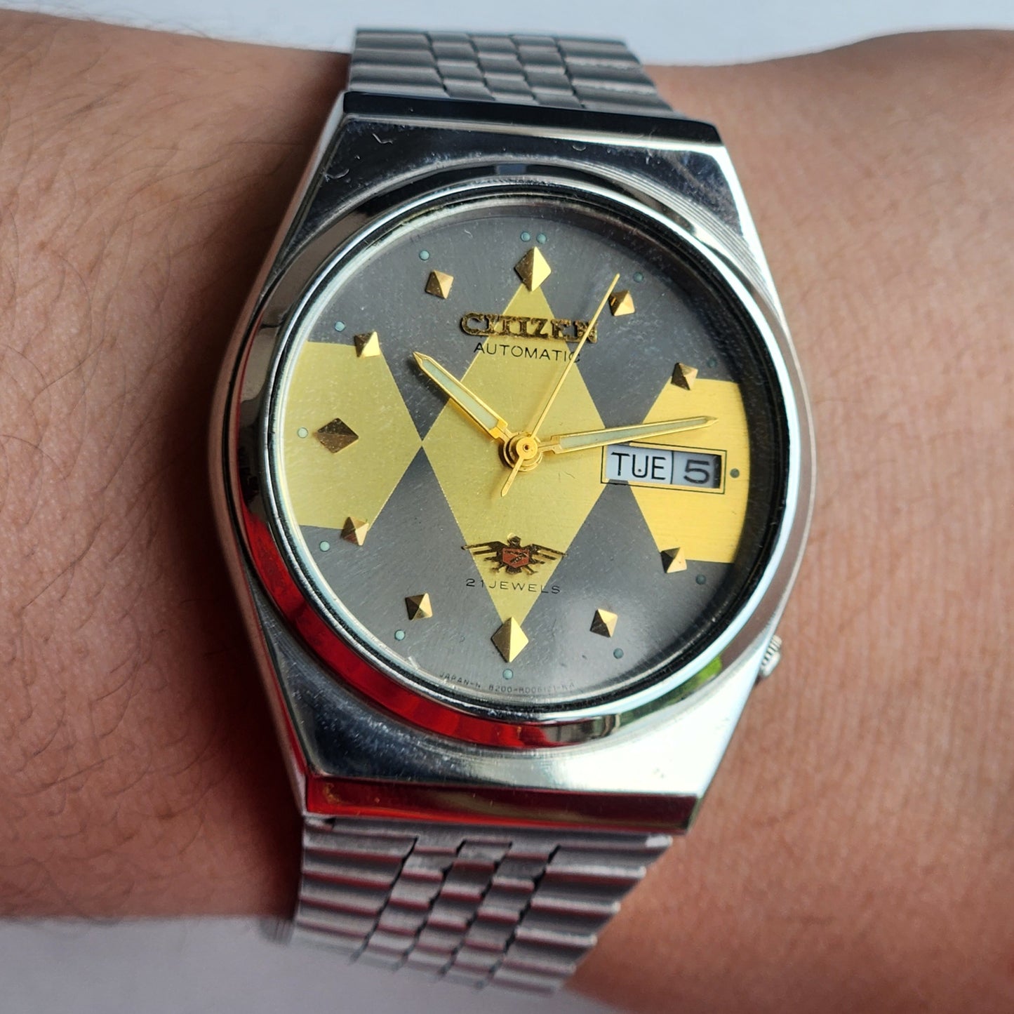 Vintage 1983 Original Citizen Automatic 8200 Golden/Grey Face 21 Jewels Day-Date Japanese Men's Wrist Watch EG149