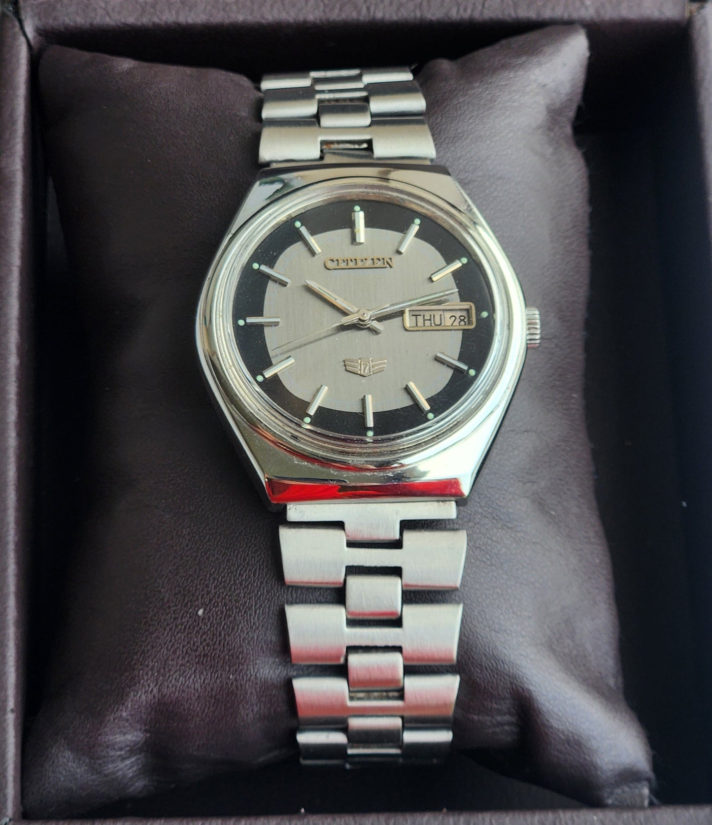 Vintage 1980 Original Citizen Automatic 8200 Grey/Black Face 21 Jewels Day-Date Japanese Men's Wrist Watch EG151