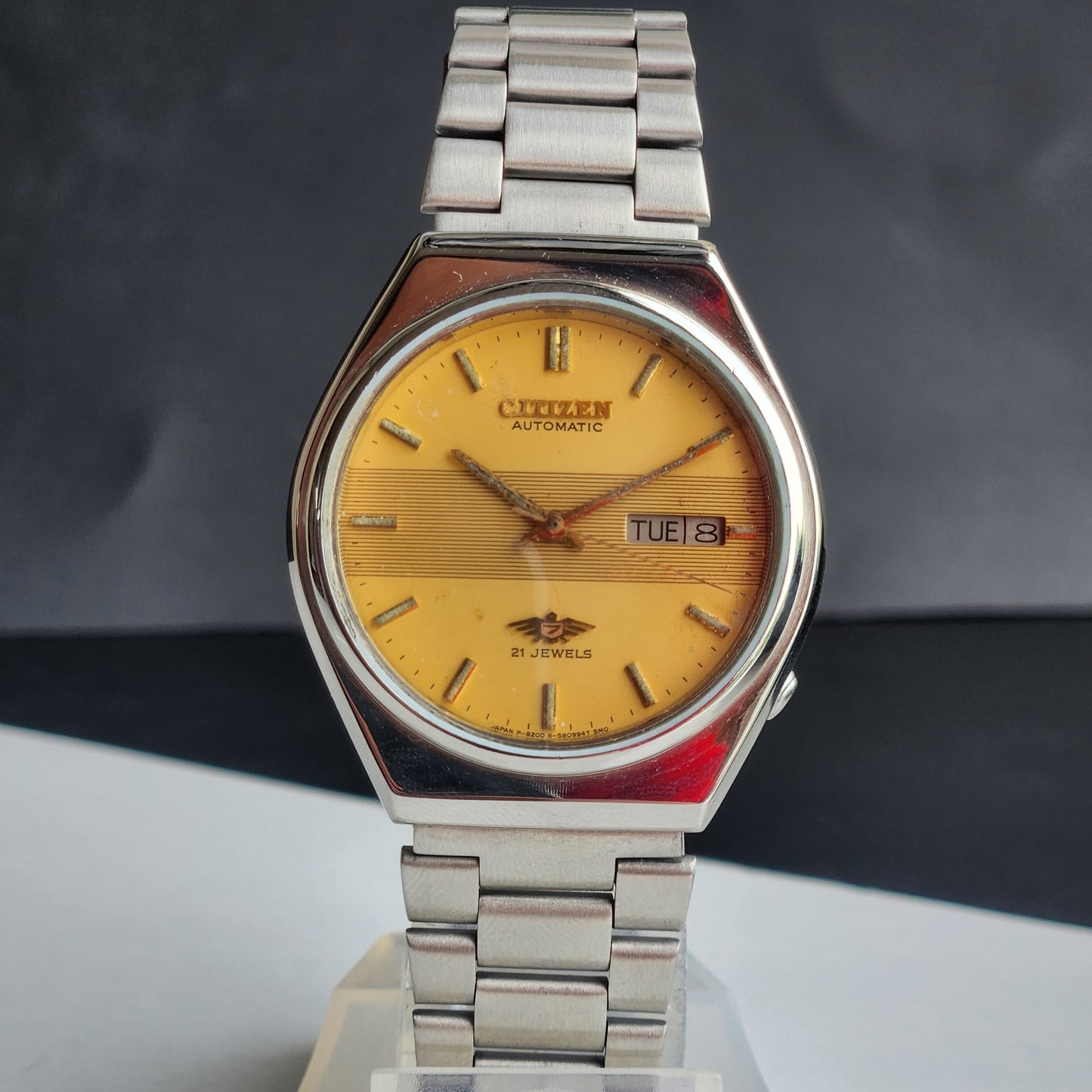 Vintage 1977 Original Citizen Automatic 8200 Golden Face 21 Jewels Day-Date Japanese Men's Wrist Watch EG154