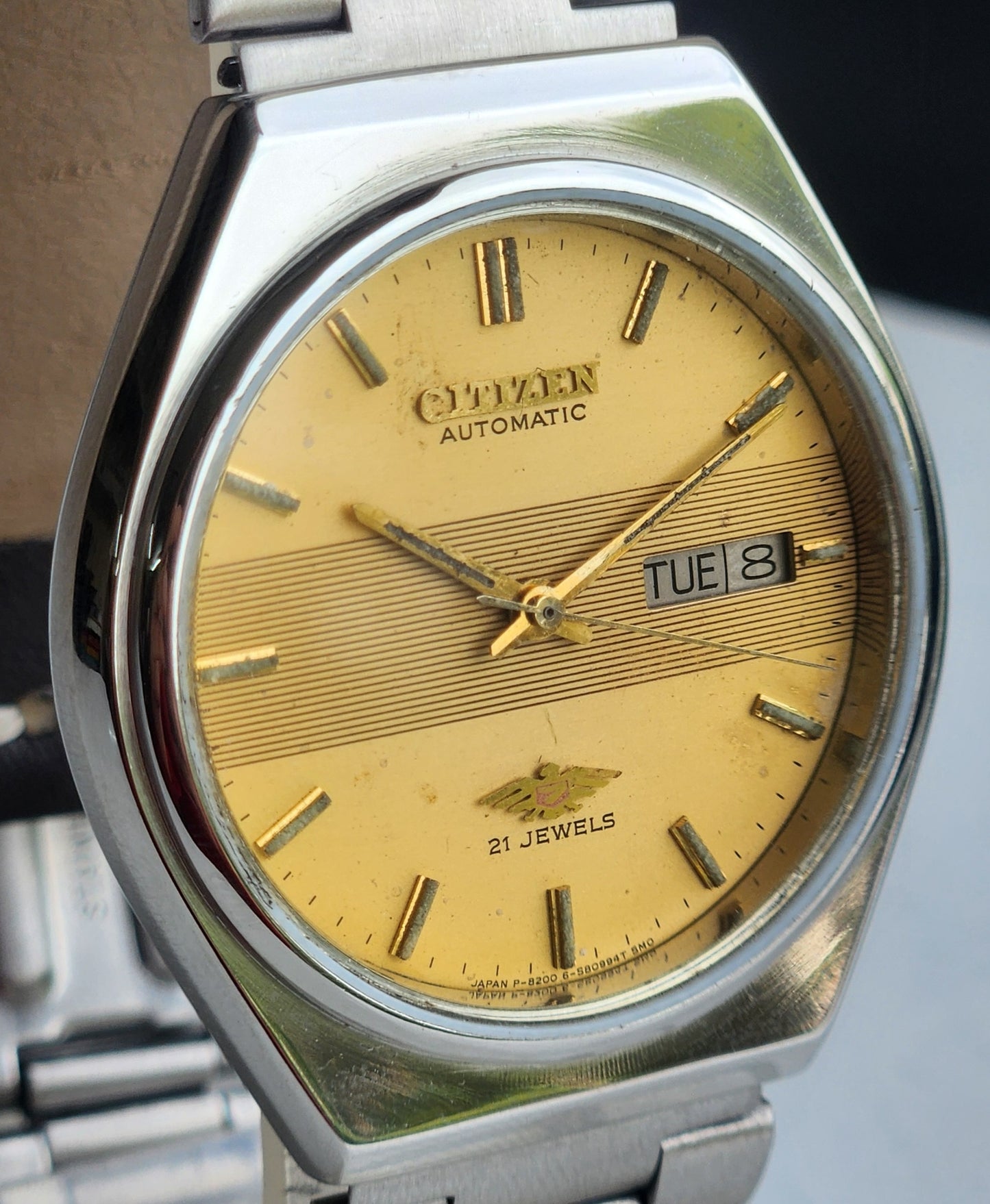 Vintage 1977 Original Citizen Automatic 8200 Golden Face 21 Jewels Day-Date Japanese Men's Wrist Watch EG154