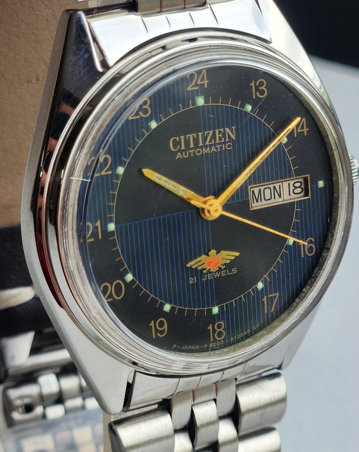 Vintage 1975 Original Citizen Automatic 8200 Blue Face 21 Jewels Day-Date Japanese Men's Wrist Watch EG155