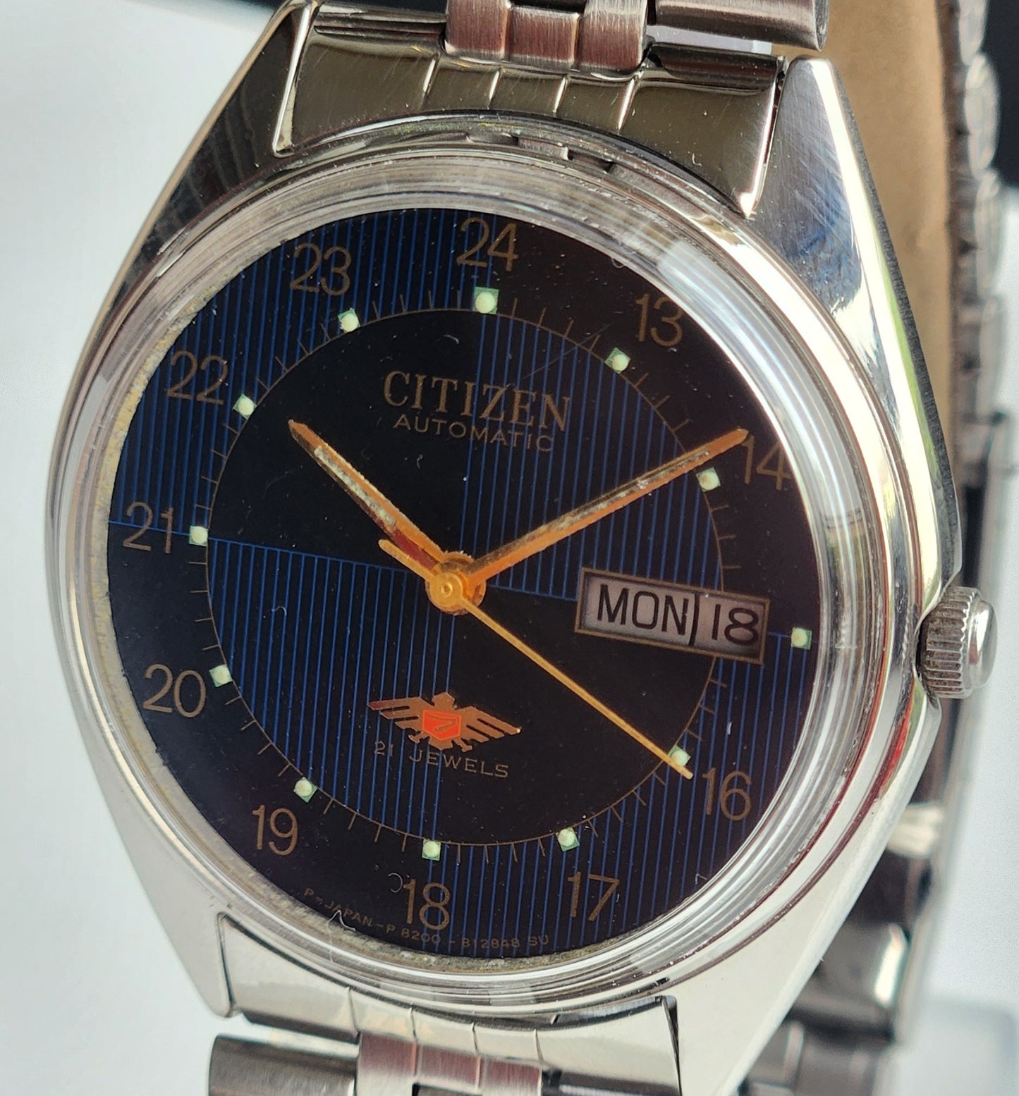 Vintage 1975 Original Citizen Automatic 8200 Blue Face 21 Jewels Day-Date Japanese Men's Wrist Watch EG155