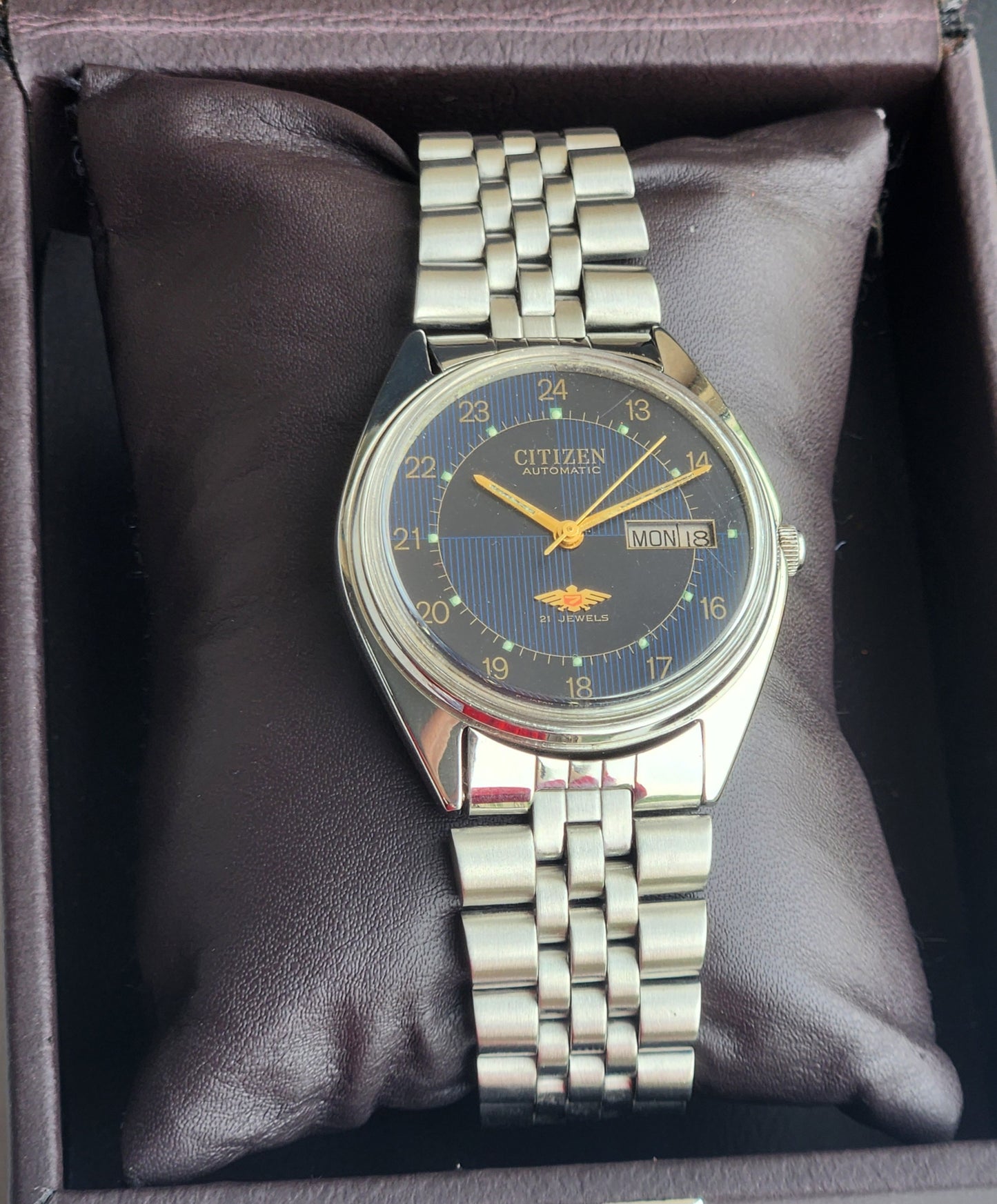 Vintage 1975 Original Citizen Automatic 8200 Blue Face 21 Jewels Day-Date Japanese Men's Wrist Watch EG155