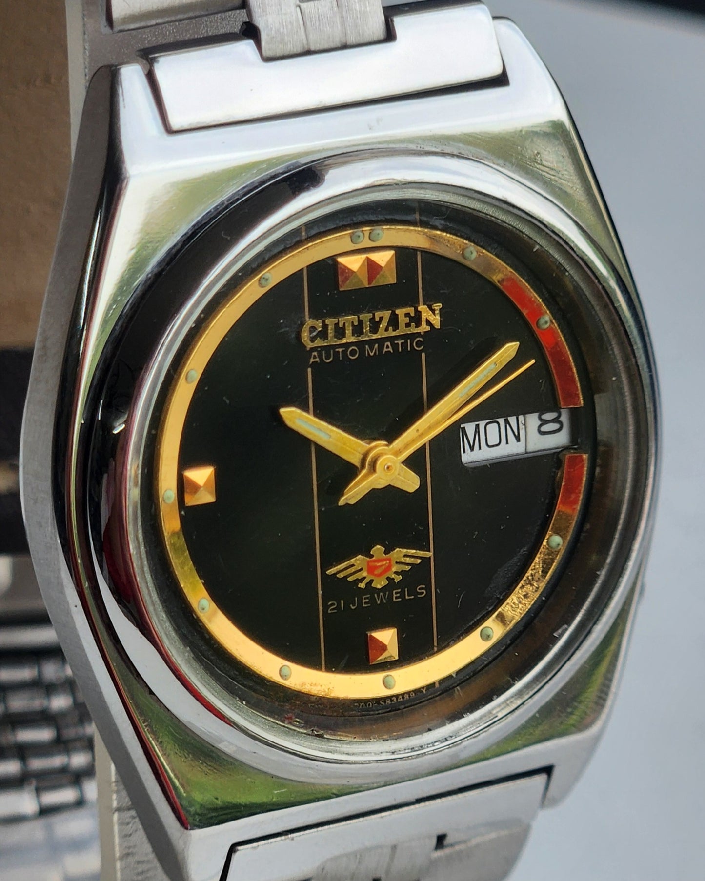 Vintage 1975 Original Citizen Automatic 8200 Black Face 21 Jewels Day-Date Japanese Men's Wrist Watch EG156