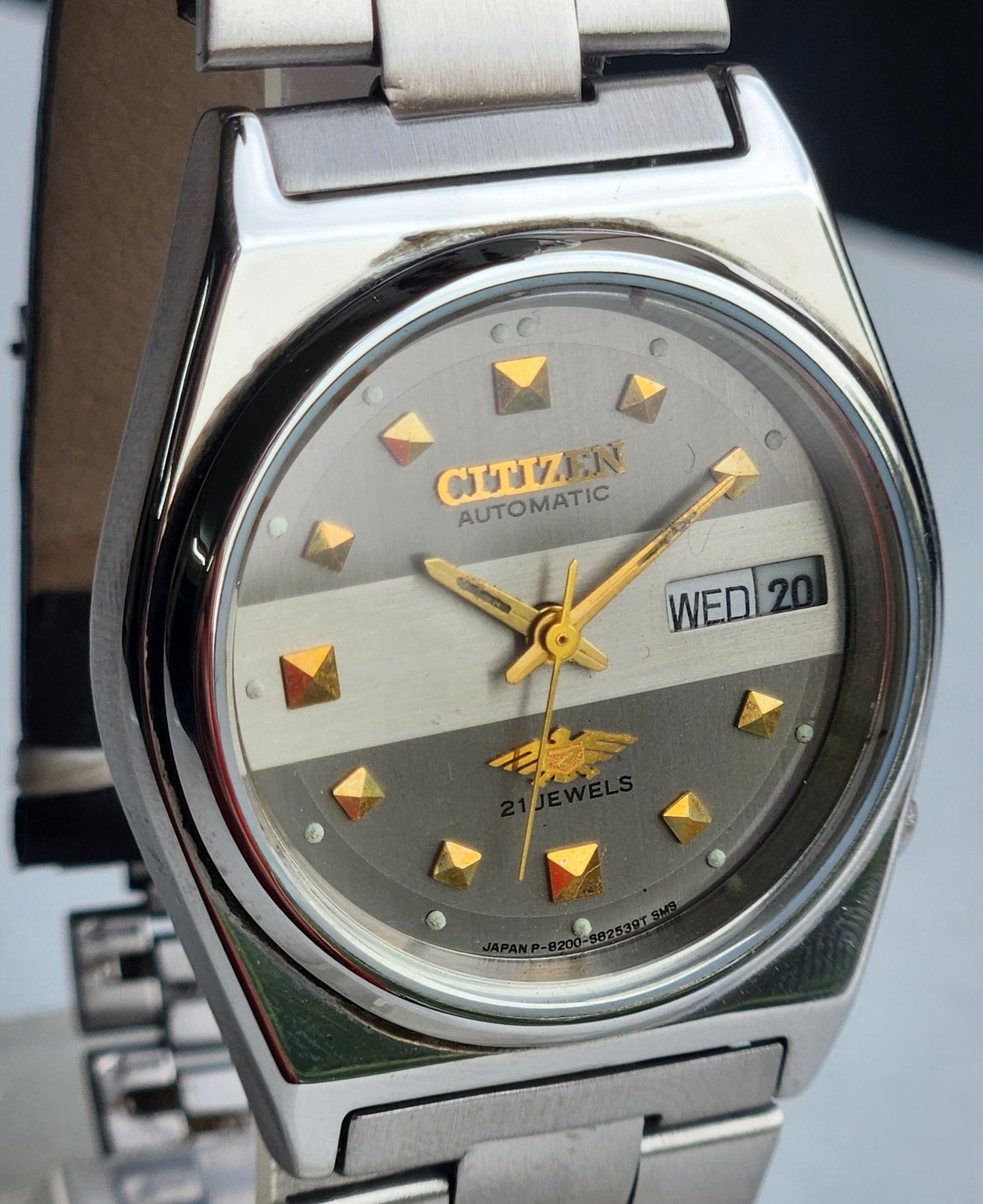 Vintage 1981 Original Citizen Automatic 8200 Silver Face 21 Jewels Day-Date Japanese Men's Wrist Watch EG158
