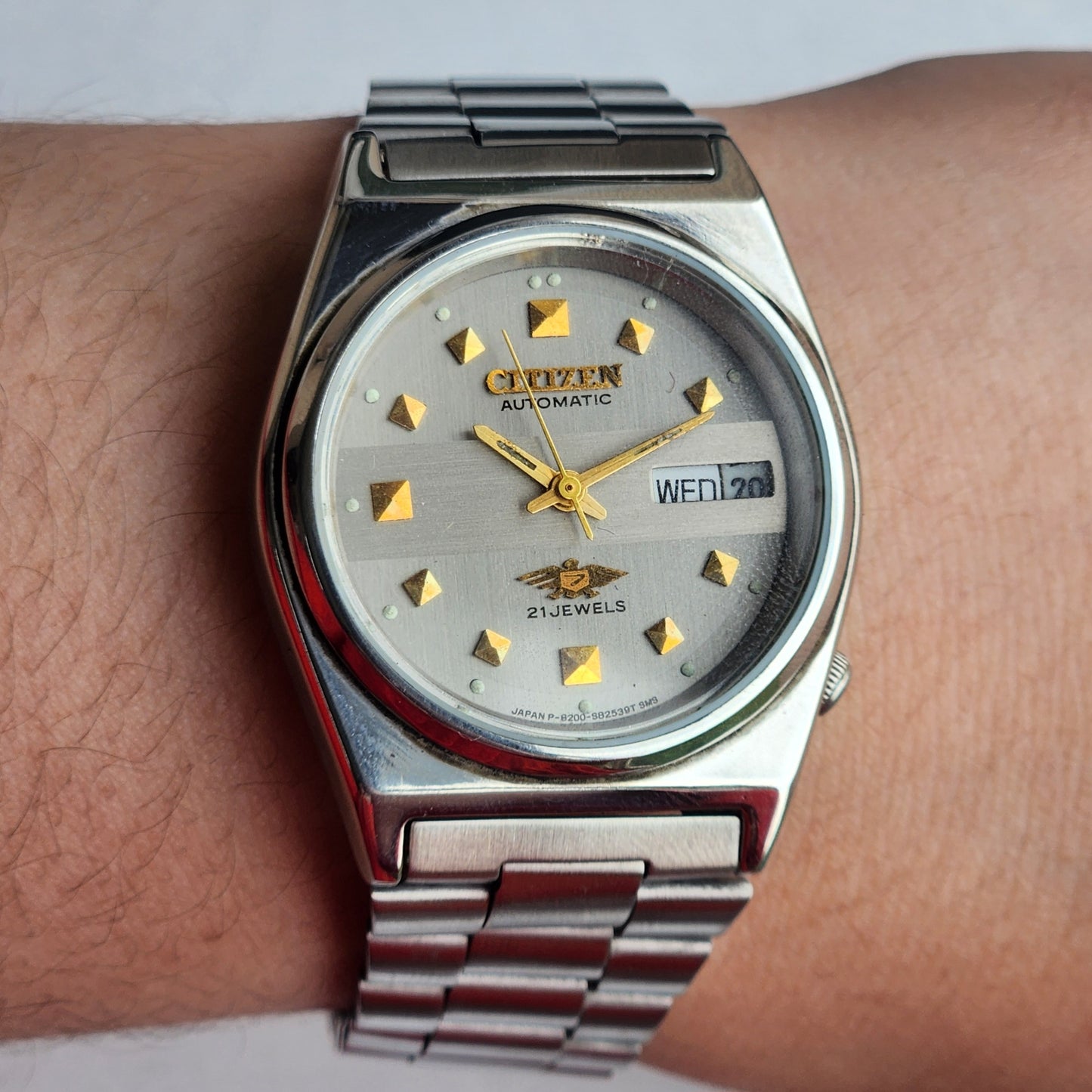 Vintage 1981 Original Citizen Automatic 8200 Silver Face 21 Jewels Day-Date Japanese Men's Wrist Watch EG158