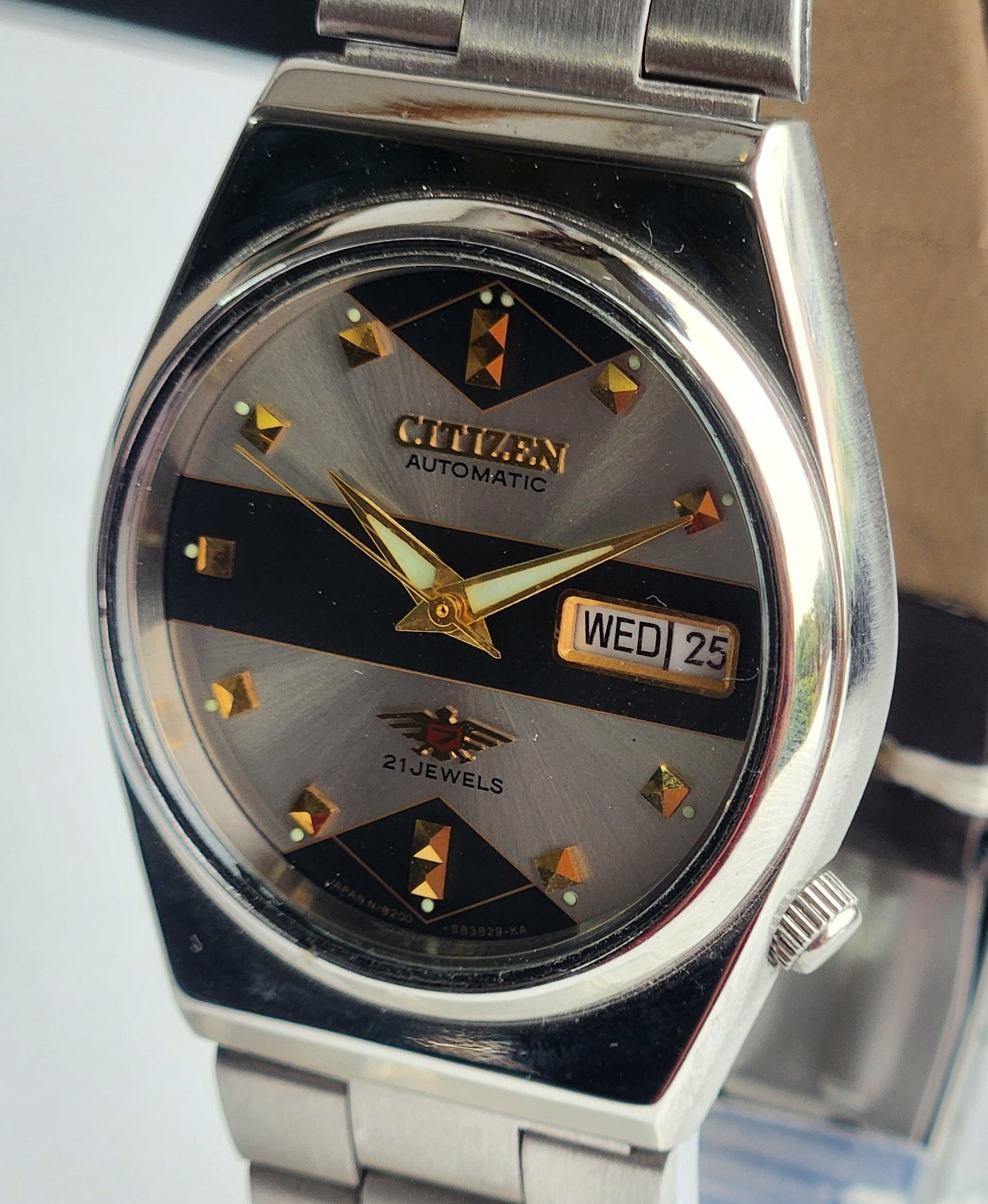 Vintage 1978 Original Citizen Automatic 8200 Black/Grey Face 21 Jewels Day-Date Japanese Men's Wrist Watch EG161