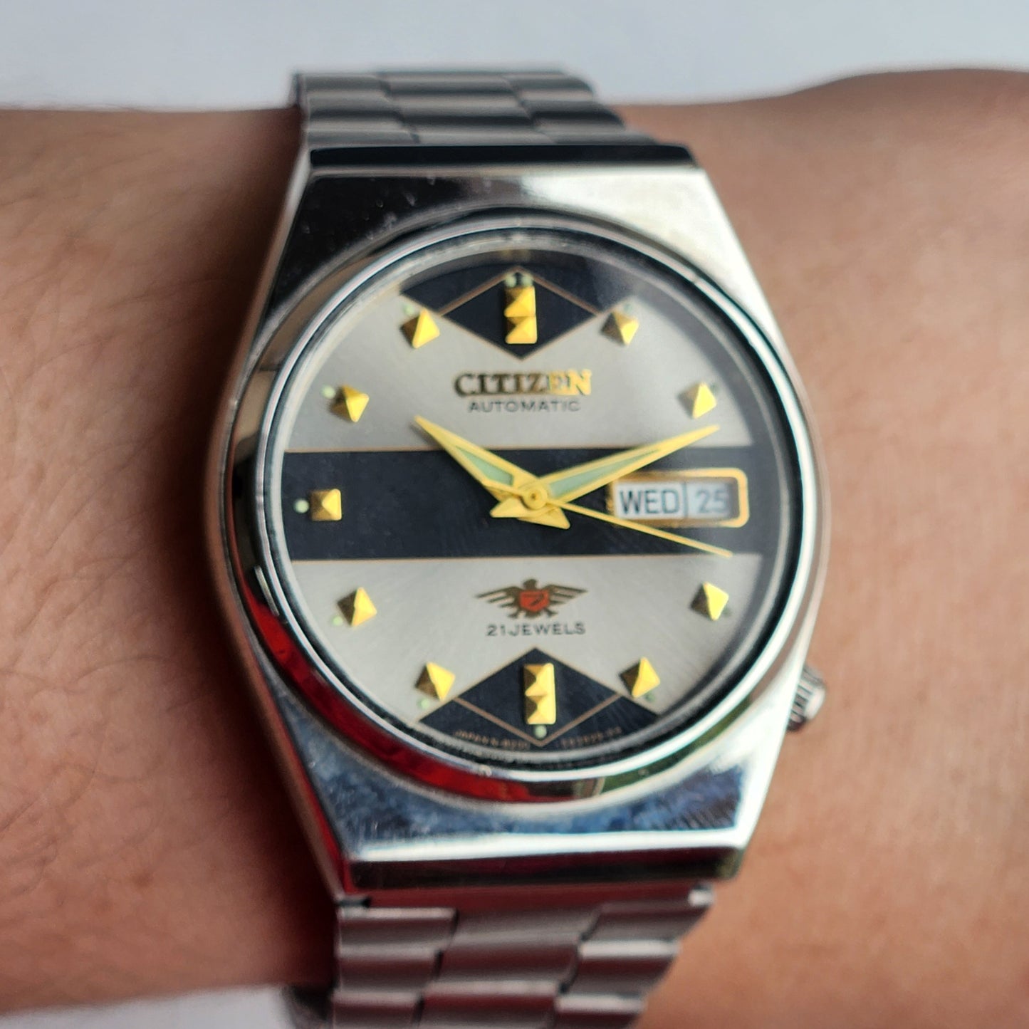 Vintage 1978 Original Citizen Automatic 8200 Black/Grey Face 21 Jewels Day-Date Japanese Men's Wrist Watch EG161