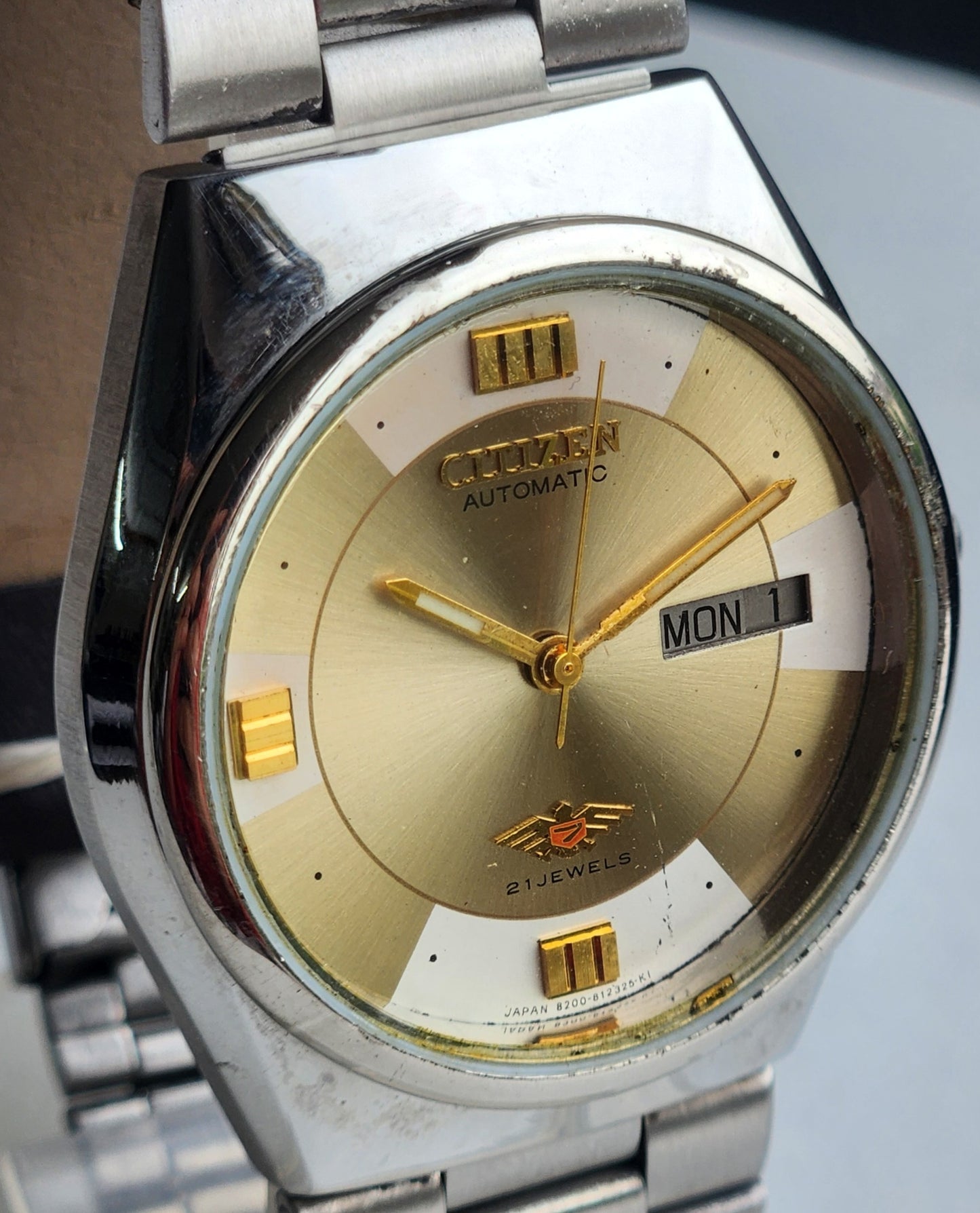 Vintage 1982 Original Citizen Automatic 8200 Golden Face 21 Jewels Day-Date Japanese Men's Wrist Watch EG163