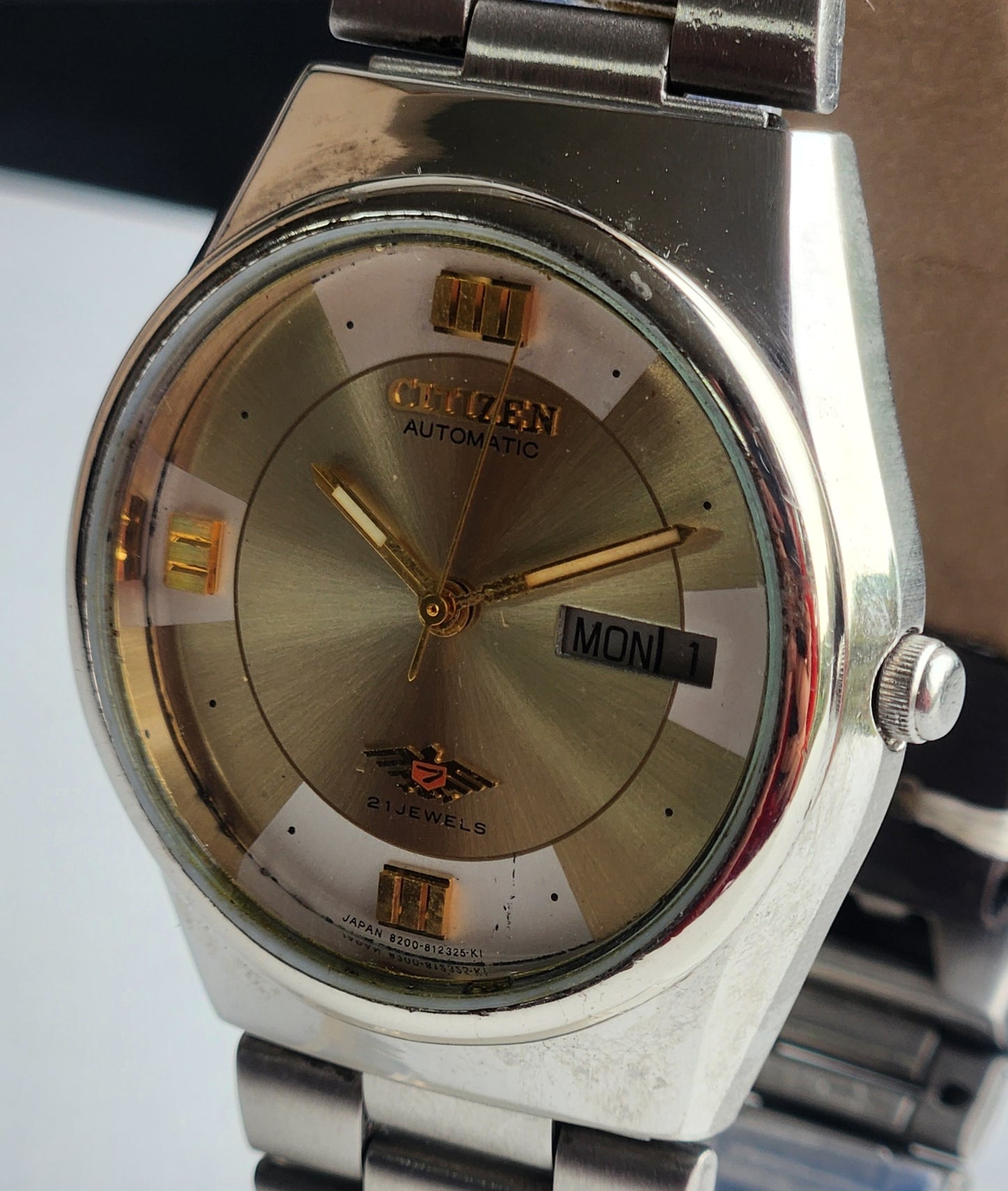 Vintage 1982 Original Citizen Automatic 8200 Golden Face 21 Jewels Day-Date Japanese Men's Wrist Watch EG163
