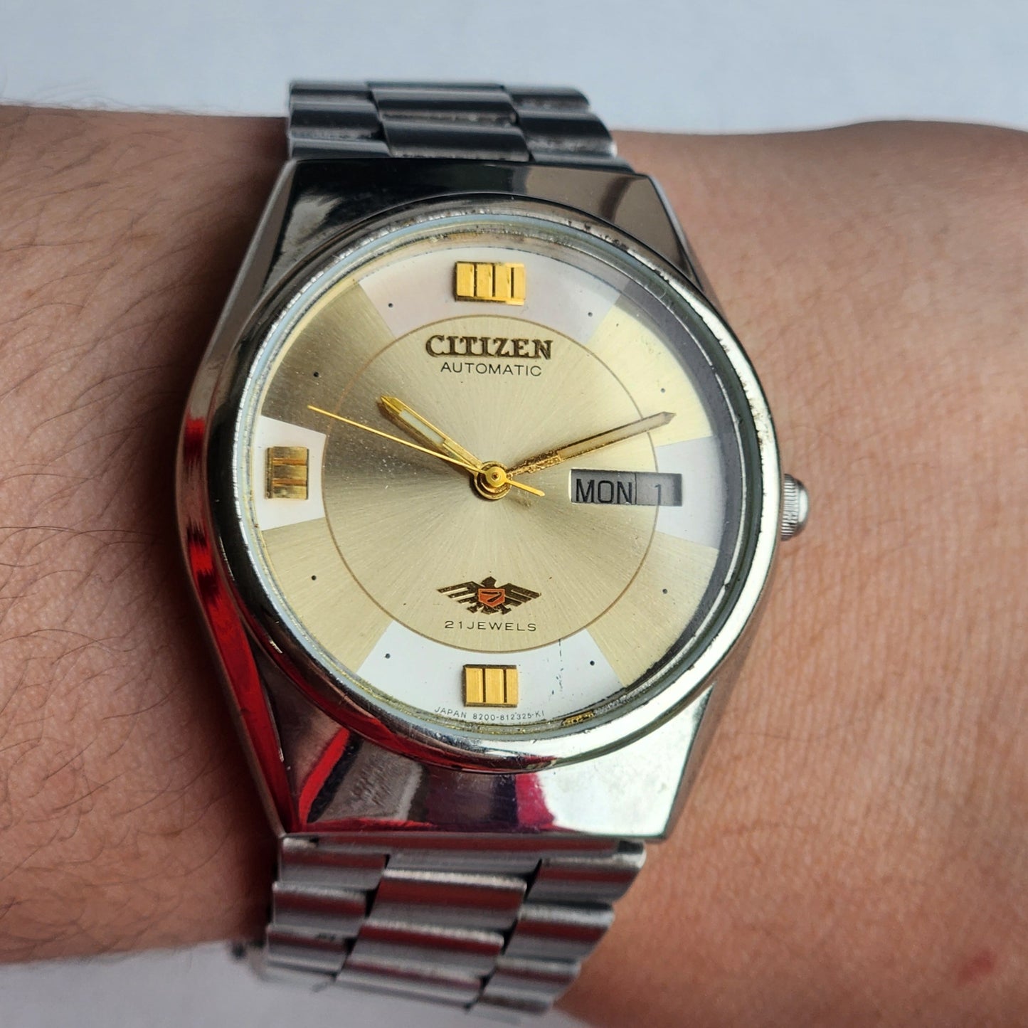 Vintage 1982 Original Citizen Automatic 8200 Golden Face 21 Jewels Day-Date Japanese Men's Wrist Watch EG163
