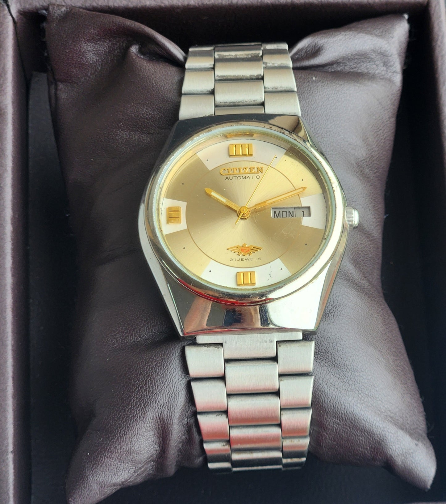 Vintage 1982 Original Citizen Automatic 8200 Golden Face 21 Jewels Day-Date Japanese Men's Wrist Watch EG163