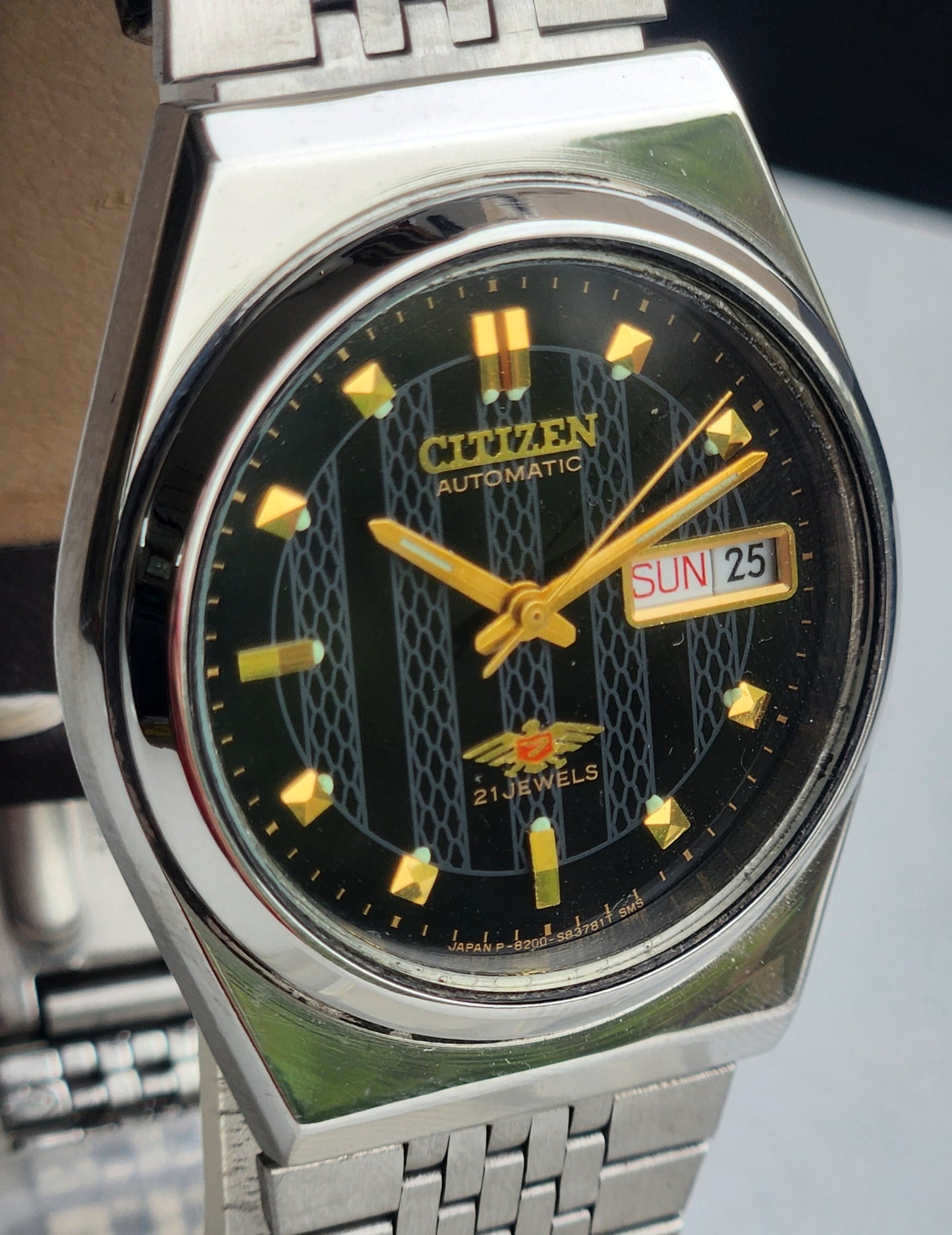 Vintage 1980 Original Citizen Automatic 8200 Black Face 21 Jewels Day-Date Japanese Men's Wrist Watch EG164