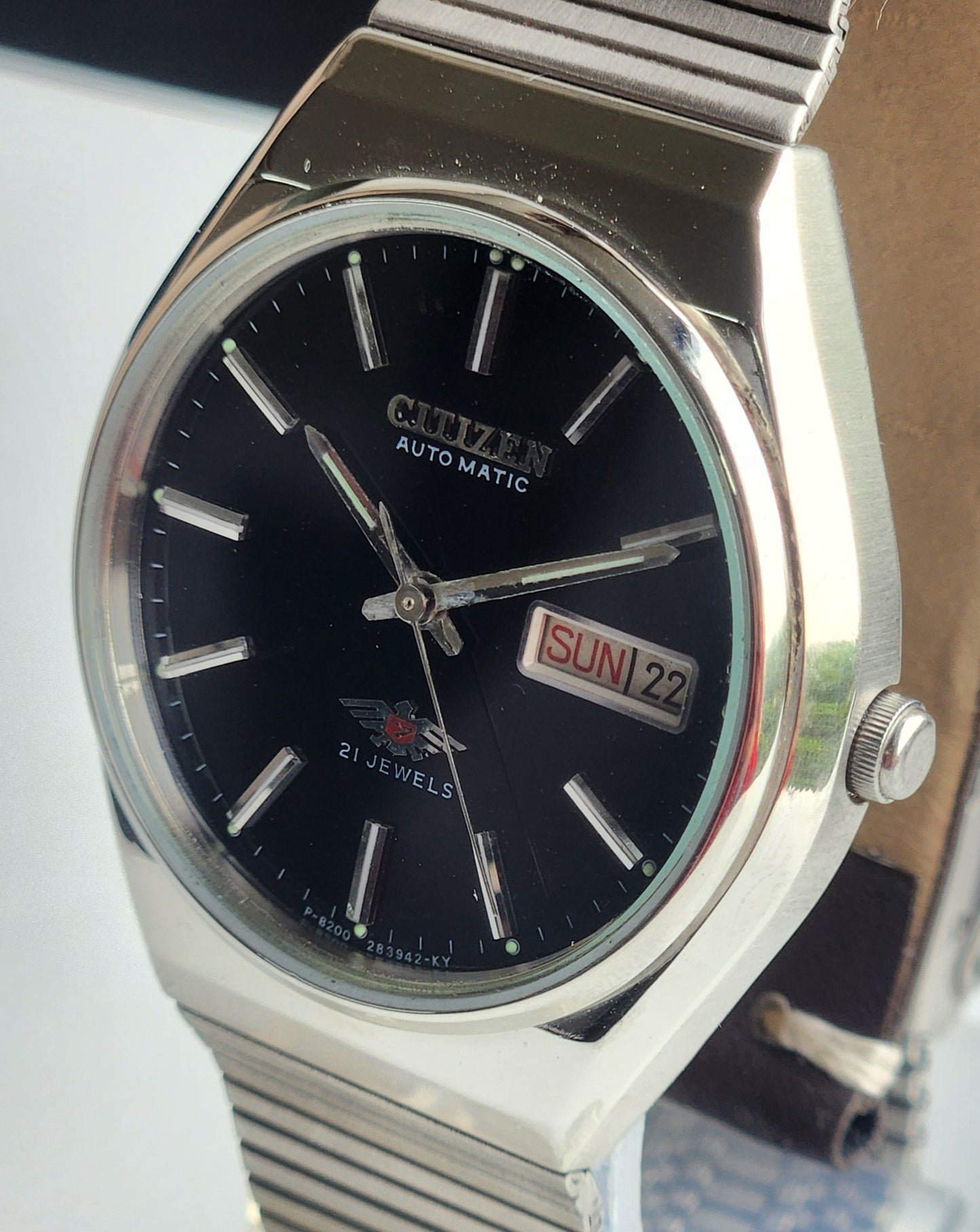 Vintage 1981 Original Citizen Automatic 8200 Black Face 21 Jewels Day-Date Japanese Men's Wrist Watch EG165