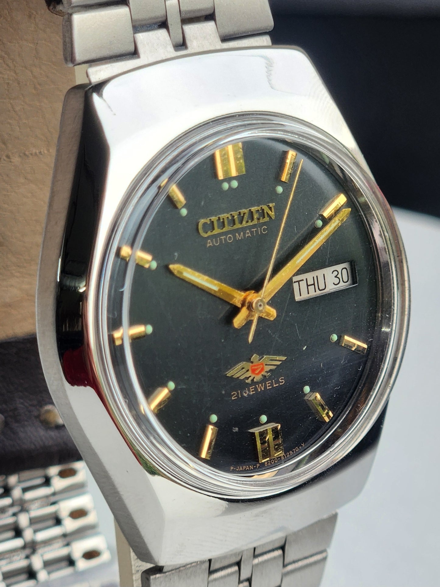 Vintage 1977 Original Citizen Automatic 8200 Grey Face 21 Jewels Day-Date Japanese Men's Wrist Watch EG166