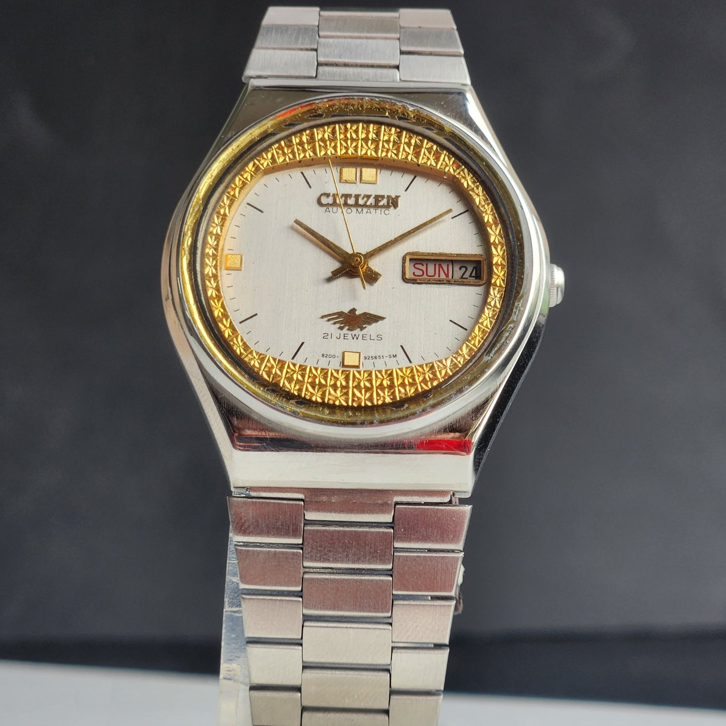 Vintage 1981 Original Citizen Automatic 8200 White Face 21 Jewels Day-Date Japanese Men's Wrist Watch EG167