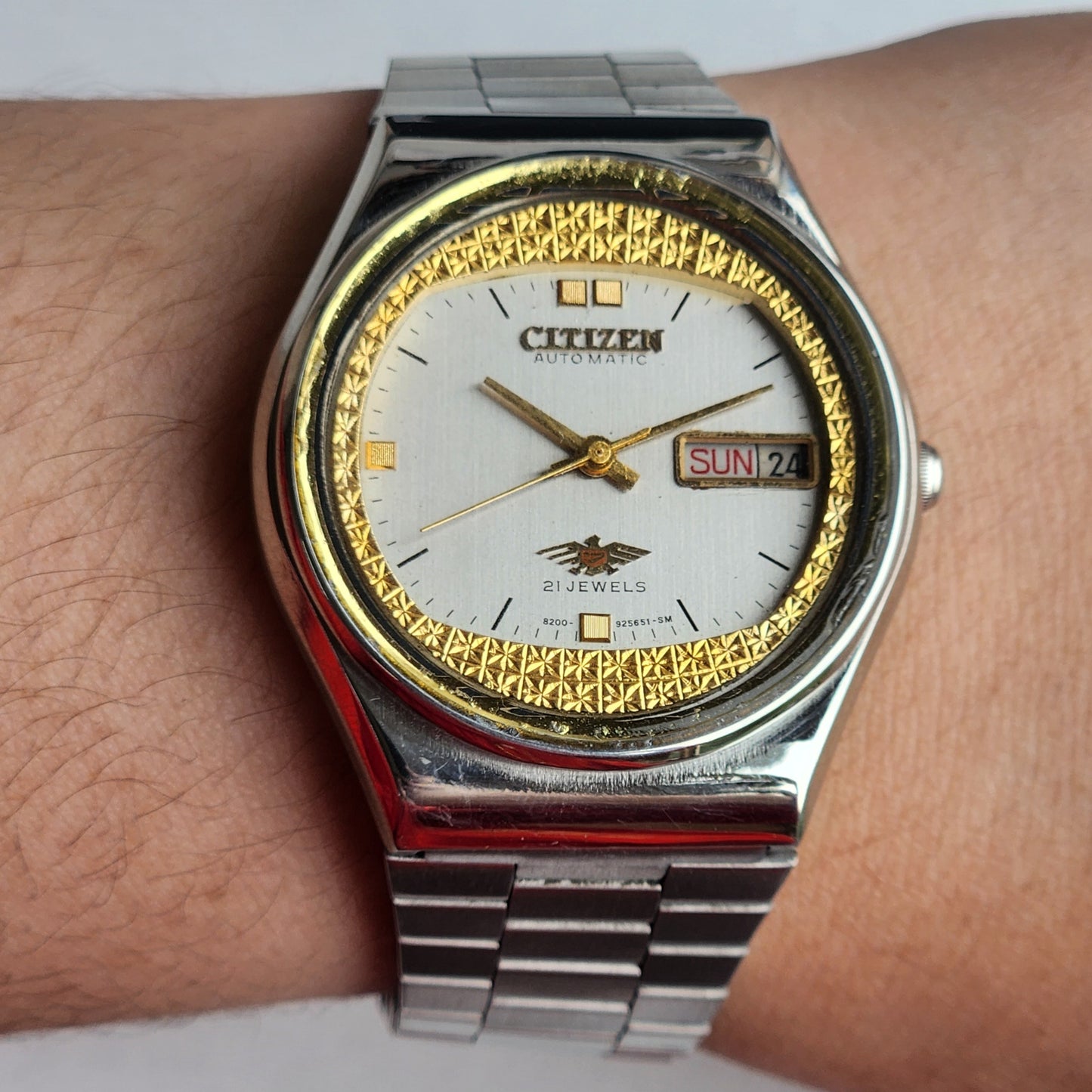 Vintage 1981 Original Citizen Automatic 8200 White Face 21 Jewels Day-Date Japanese Men's Wrist Watch EG167