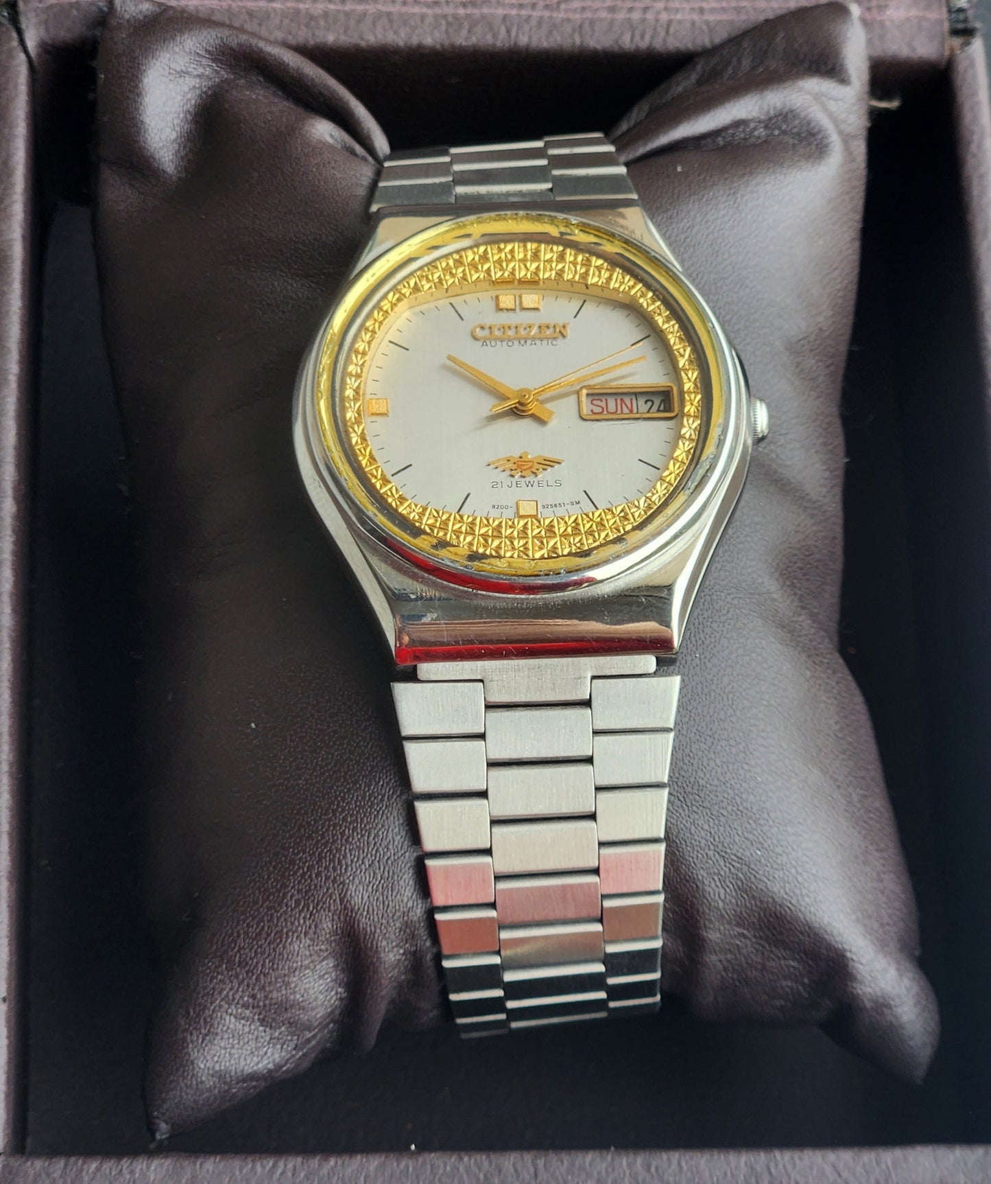 Vintage 1981 Original Citizen Automatic 8200 White Face 21 Jewels Day-Date Japanese Men's Wrist Watch EG167