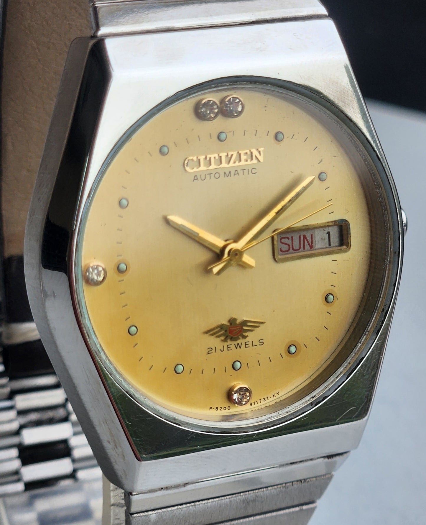 Vintage 1975 Original Citizen Automatic 8200 Yellow Face 21 Jewels Day-Date Japanese Men's Wrist Watch EG168