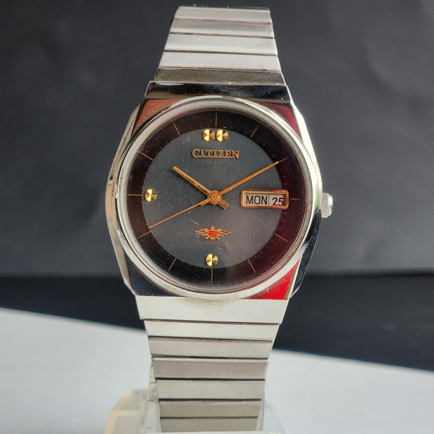 Vintage 1974 Original Citizen Automatic 8200 Black Face 21 Jewels Day-Date Japanese Men's Wrist Watch EG169