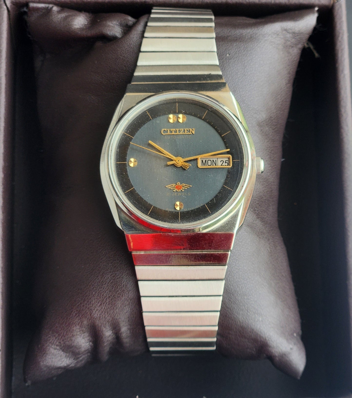 Vintage 1974 Original Citizen Automatic 8200 Black Face 21 Jewels Day-Date Japanese Men's Wrist Watch EG169