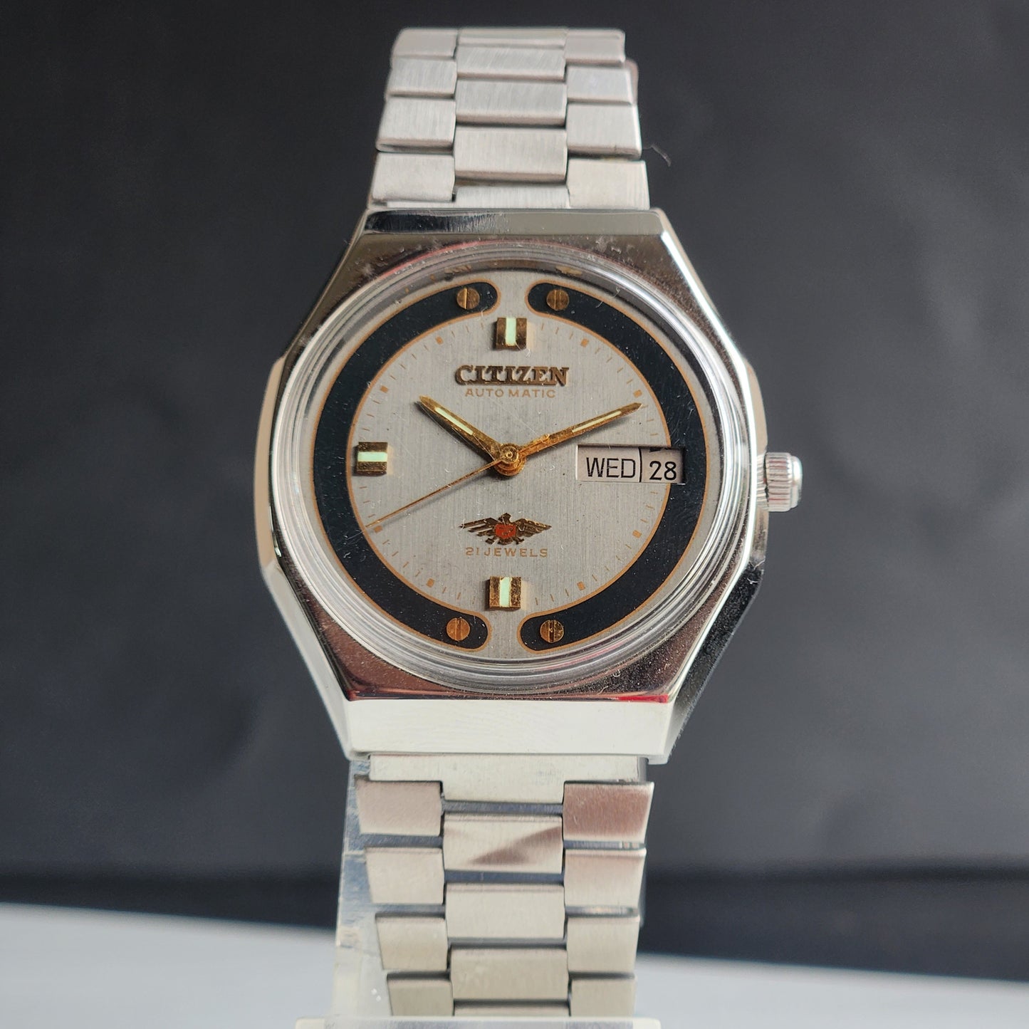 Vintage 1982 Original Citizen Automatic 8200 Grey Face 21 Jewels Day-Date Japanese Men's Wrist Watch EG170