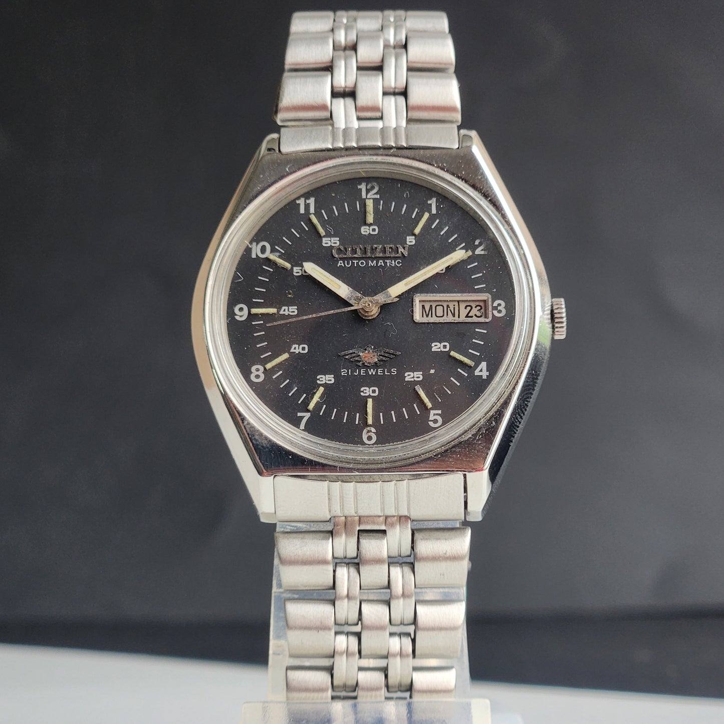 Vintage 1982 Original Citizen Automatic 8200 Black Face 21 Jewels Day-Date Japanese Men's Wrist Watch EG175