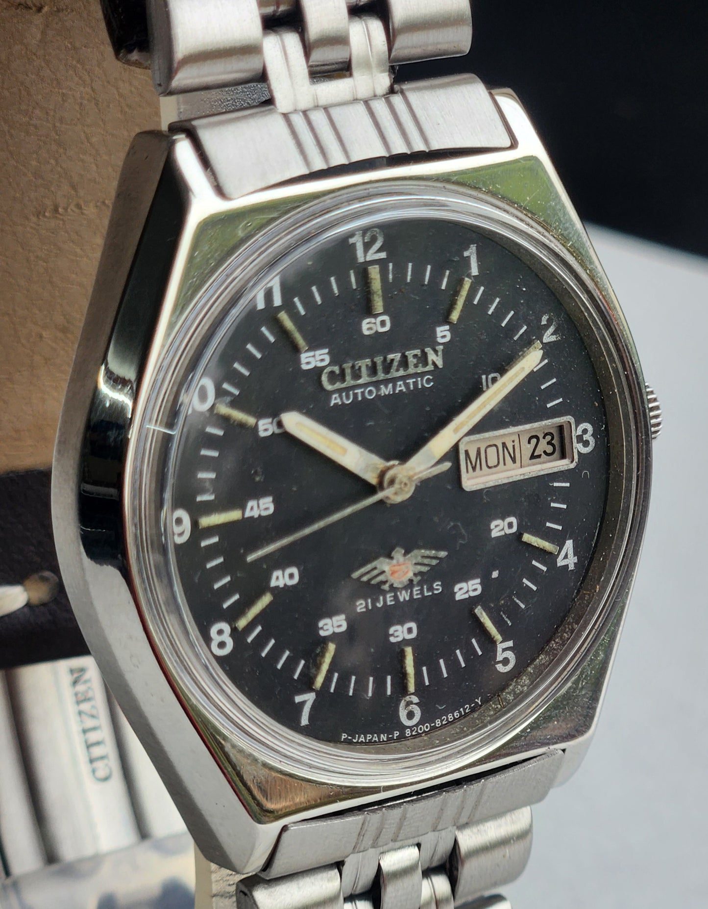 Vintage 1982 Original Citizen Automatic 8200 Black Face 21 Jewels Day-Date Japanese Men's Wrist Watch EG175