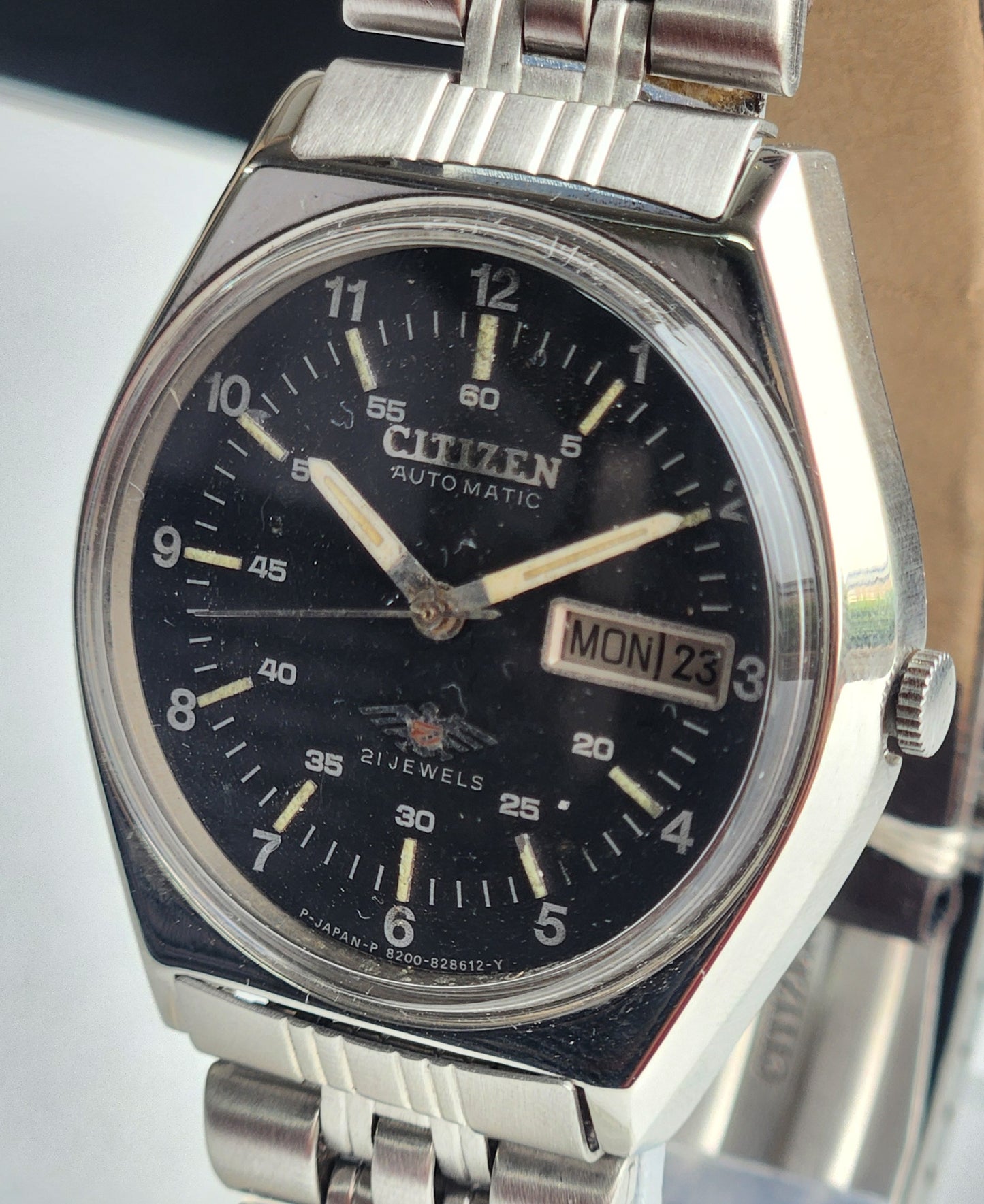 Vintage 1982 Original Citizen Automatic 8200 Black Face 21 Jewels Day-Date Japanese Men's Wrist Watch EG175