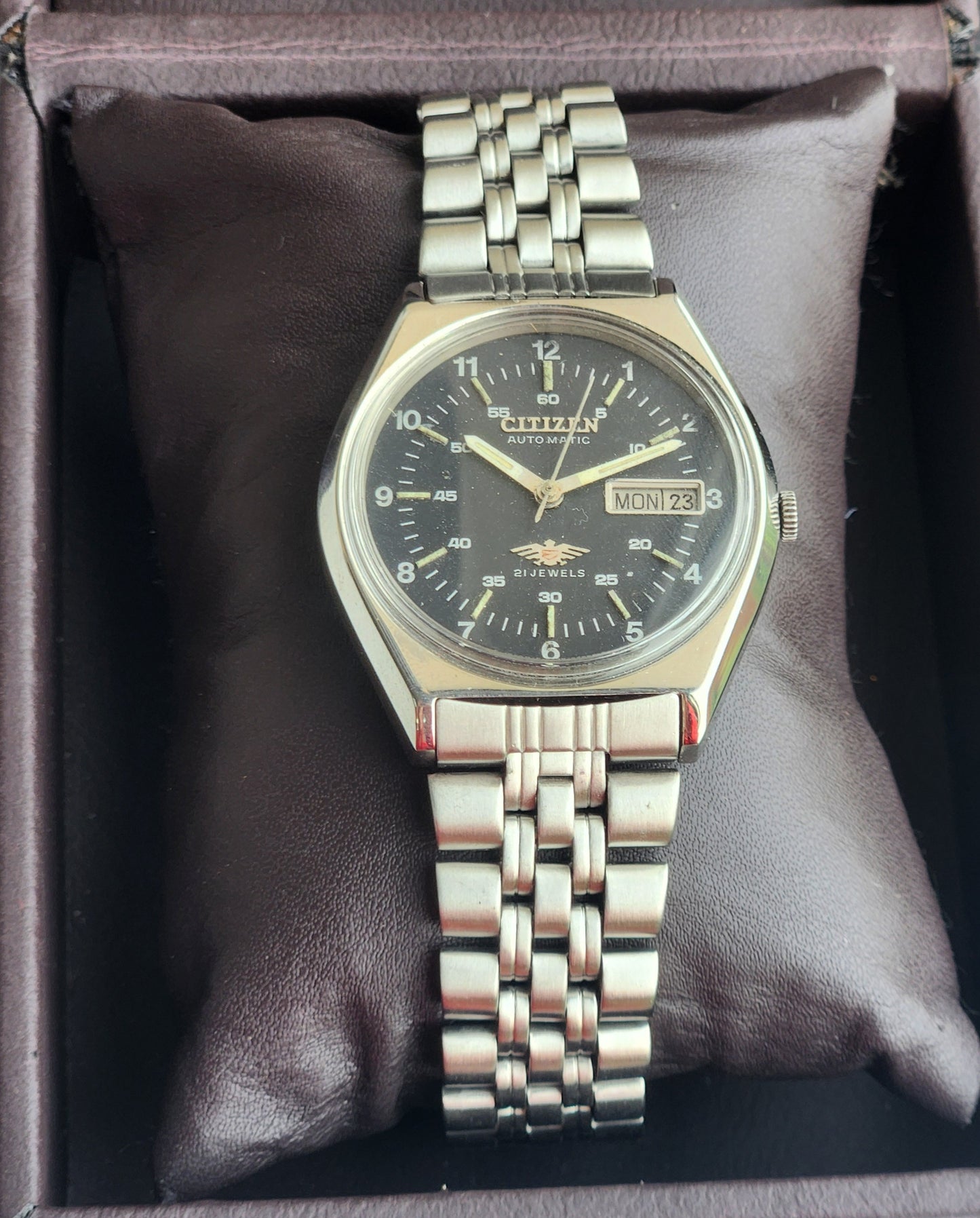Vintage 1982 Original Citizen Automatic 8200 Black Face 21 Jewels Day-Date Japanese Men's Wrist Watch EG175