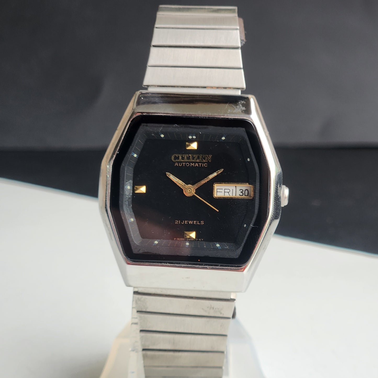Vintage 1981 Original Citizen Automatic 8200 Black Face 21 Jewels Day-Date Japanese Men's Wrist Watch EG176
