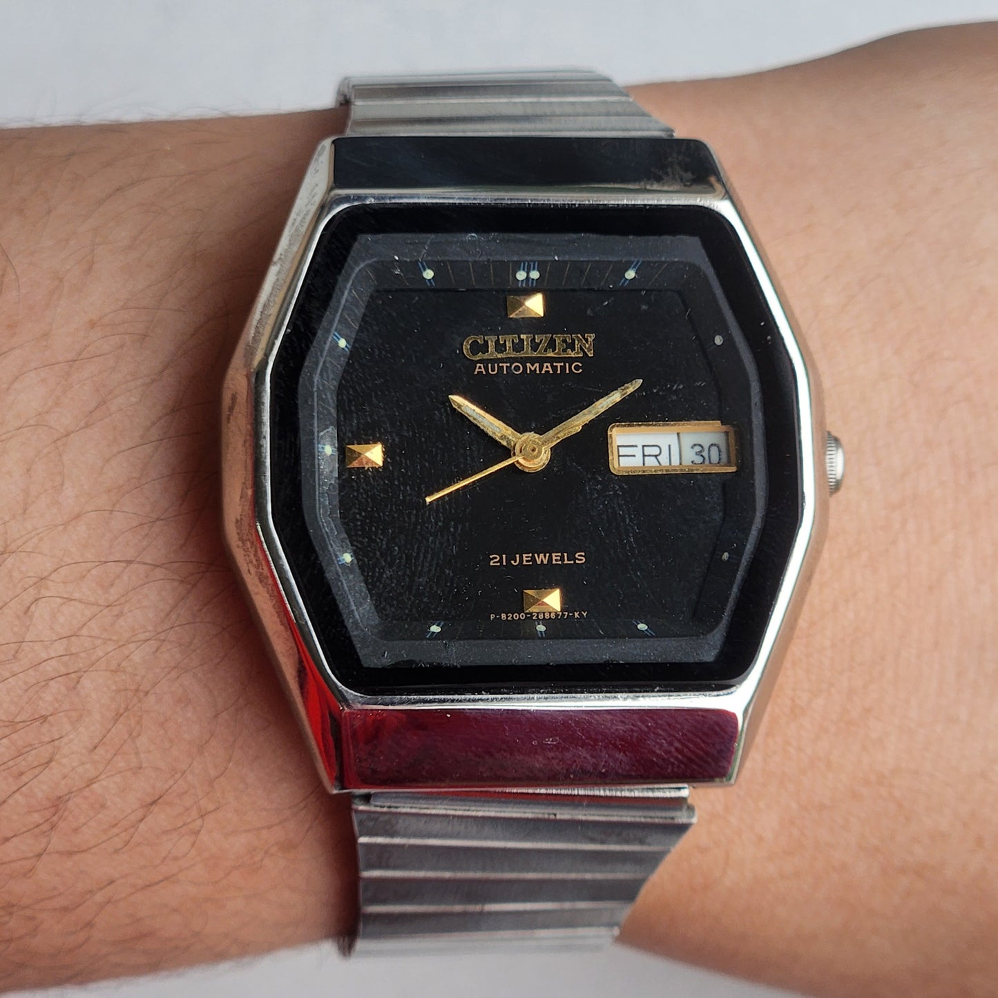 Vintage 1981 Original Citizen Automatic 8200 Black Face 21 Jewels Day-Date Japanese Men's Wrist Watch EG176