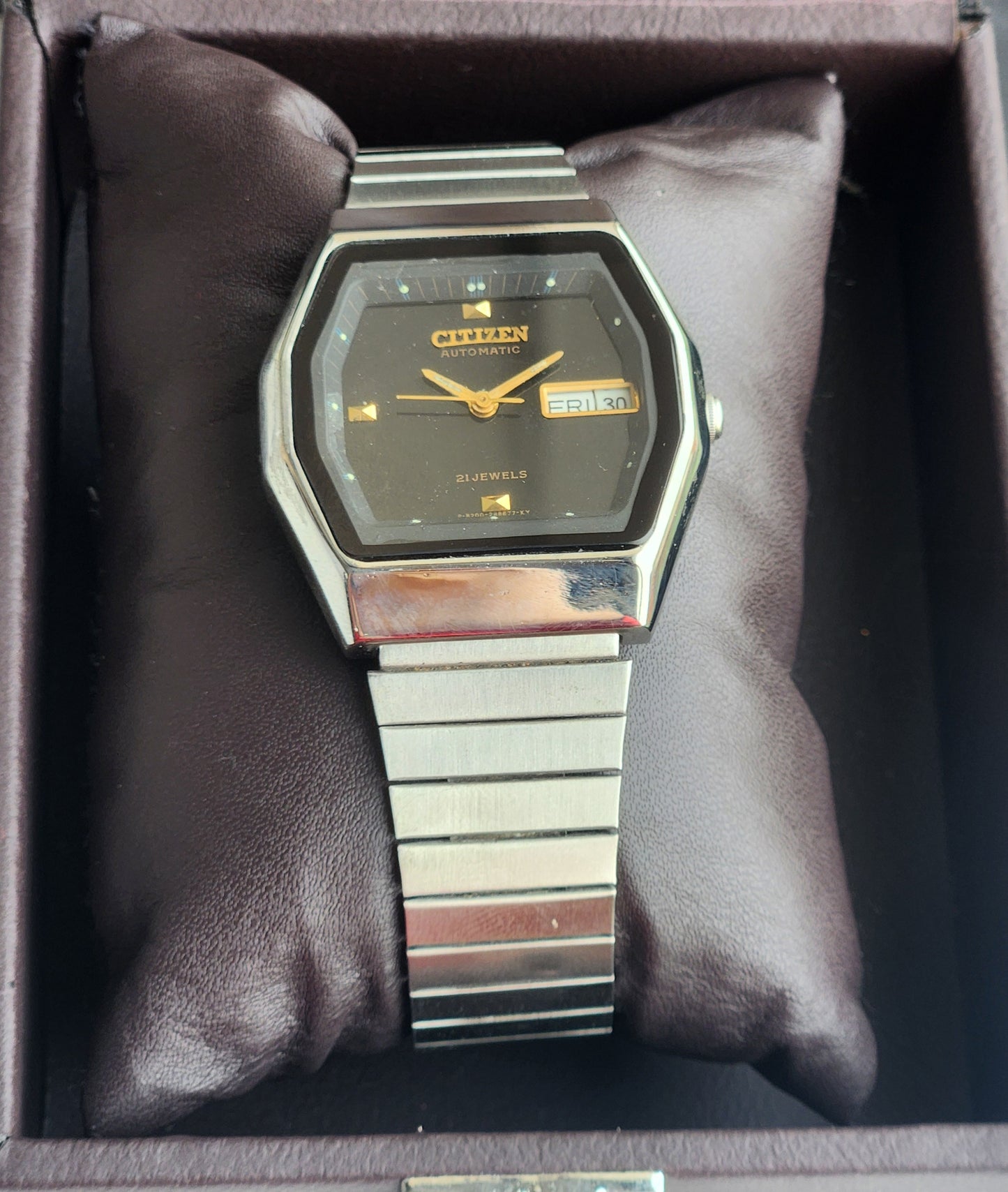 Vintage 1981 Original Citizen Automatic 8200 Black Face 21 Jewels Day-Date Japanese Men's Wrist Watch EG176