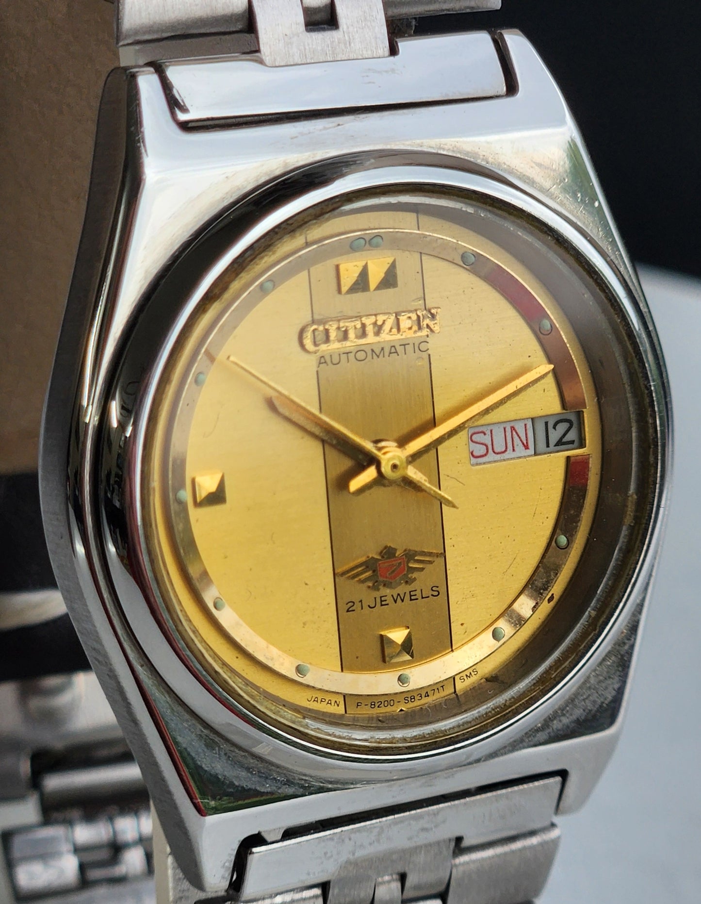 Vintage 1980 Original Citizen Automatic 8200 Golden Face 21 Jewels Day-Date Japanese Men's Wrist Watch EG182